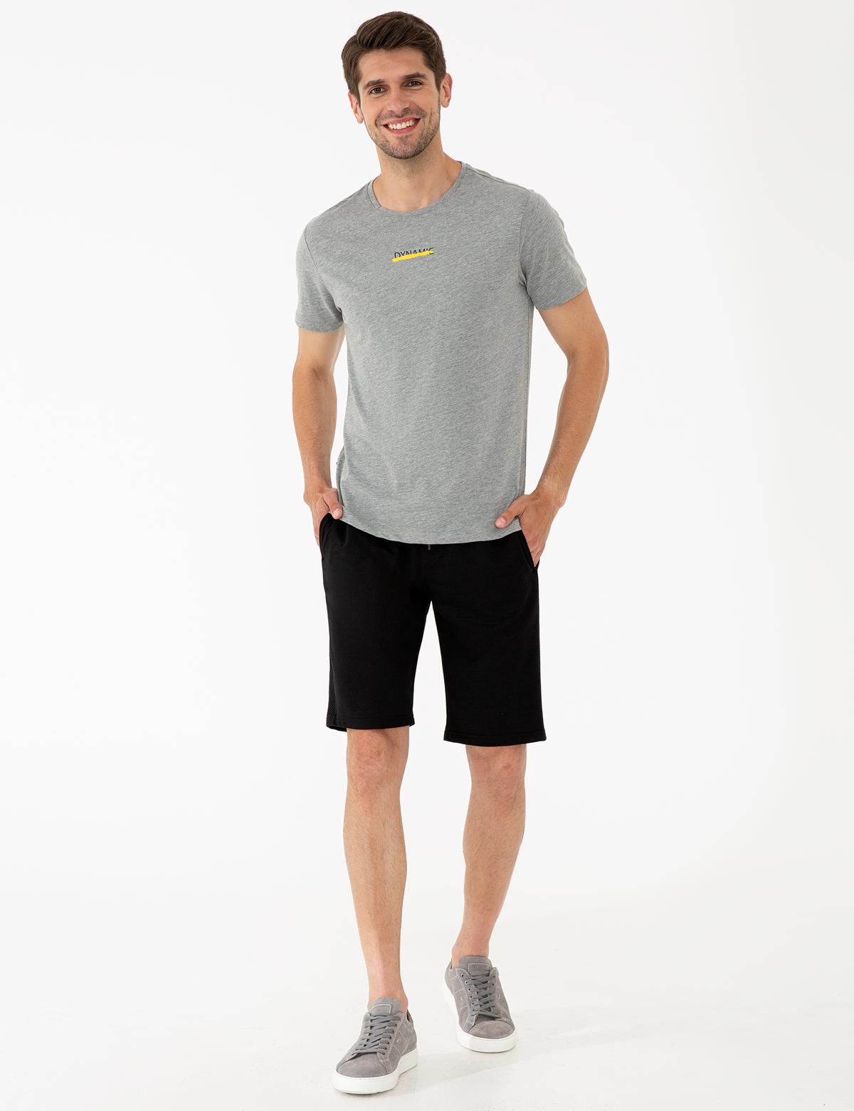 Siyah Standart Fit Örme Şort