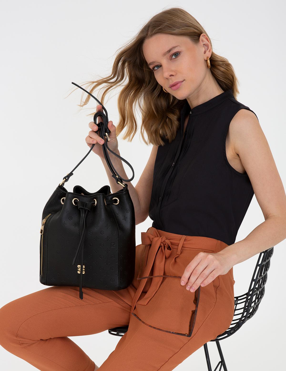 Siyah Büzgülü Çanta