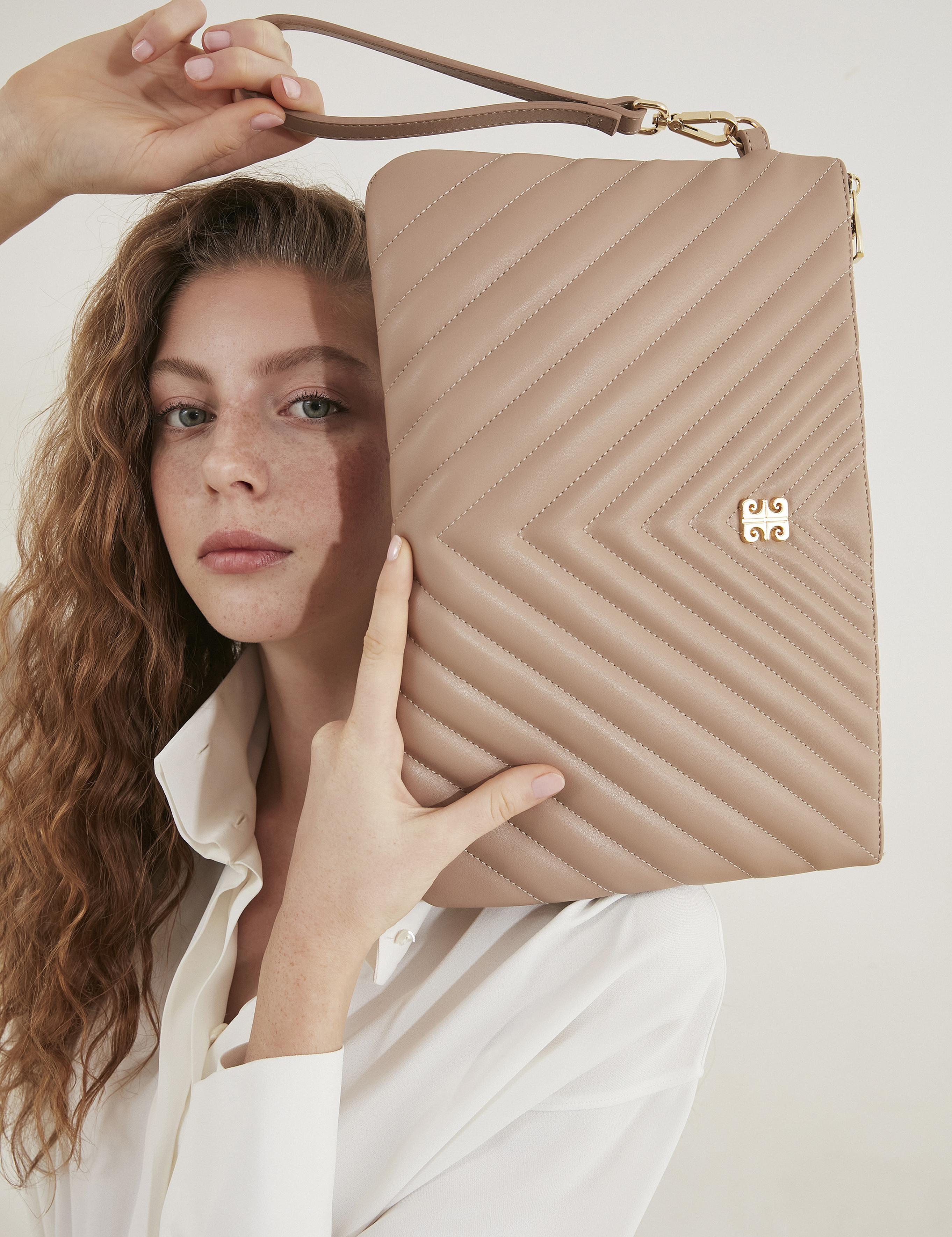 Kahverengi El Çantası