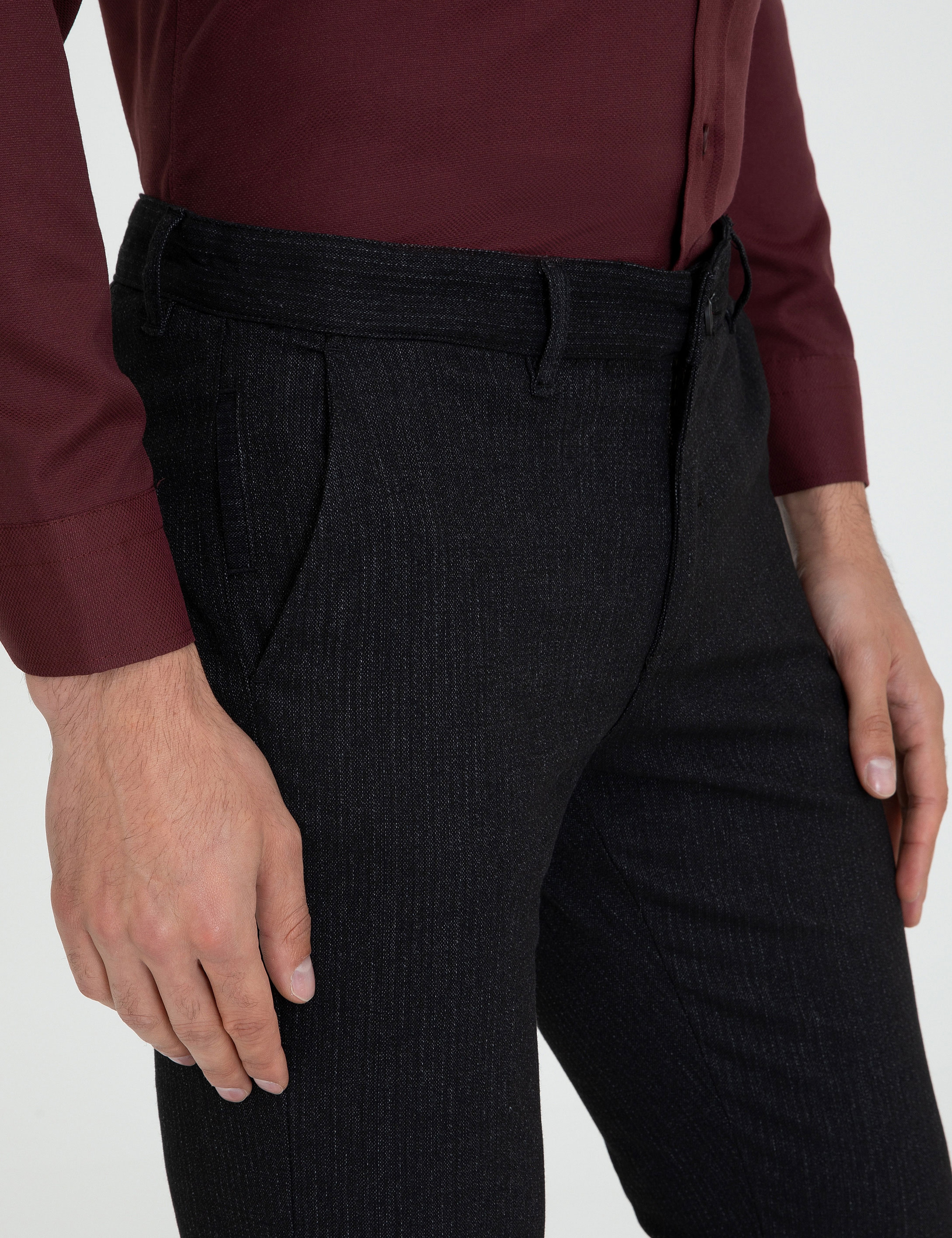 Siyah Slim Fit Çizgili Keten Karışımlı Kanvas Pantolon - Image 4