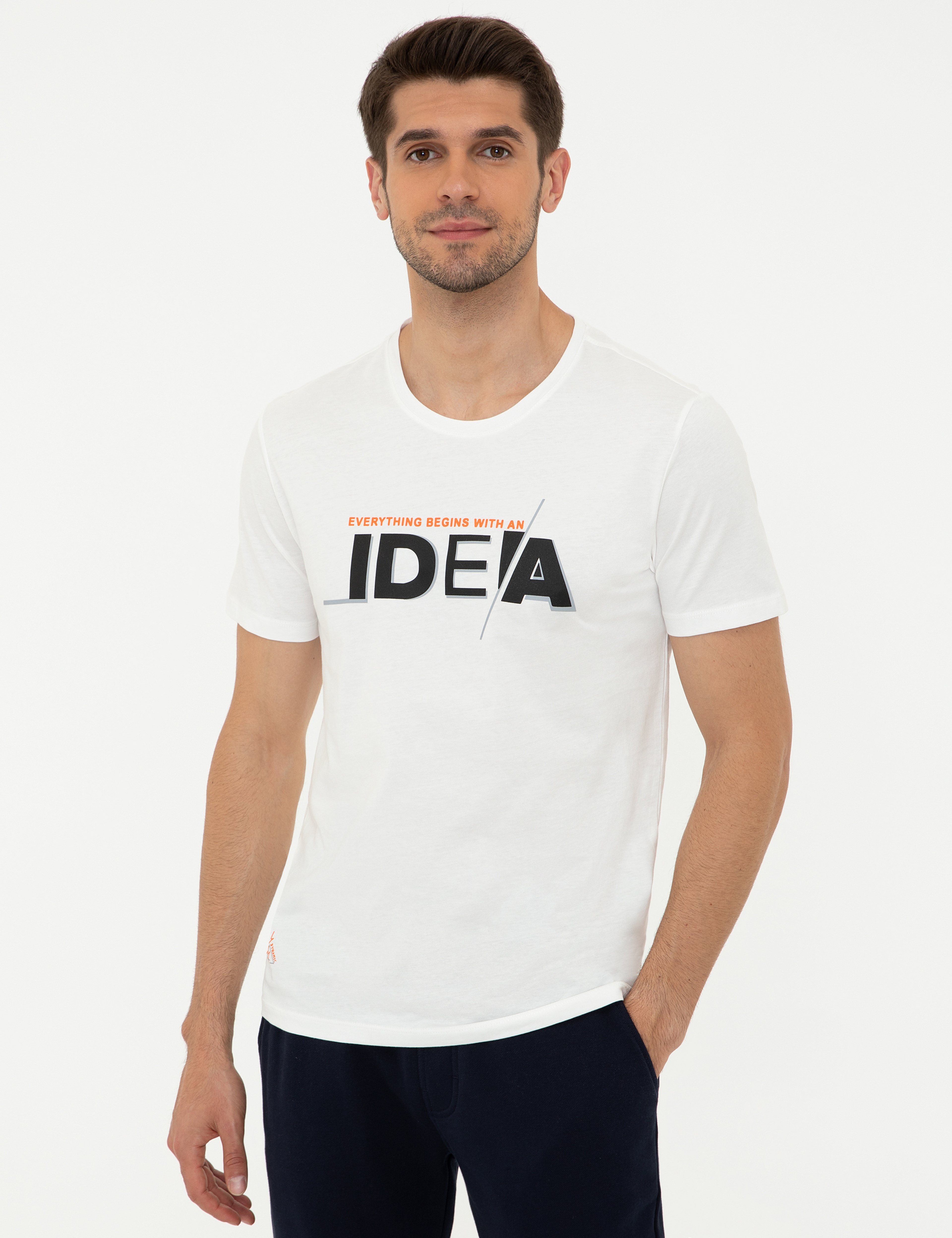 Beyaz Slim Fit Bisiklet Yaka Tişört - Image 1