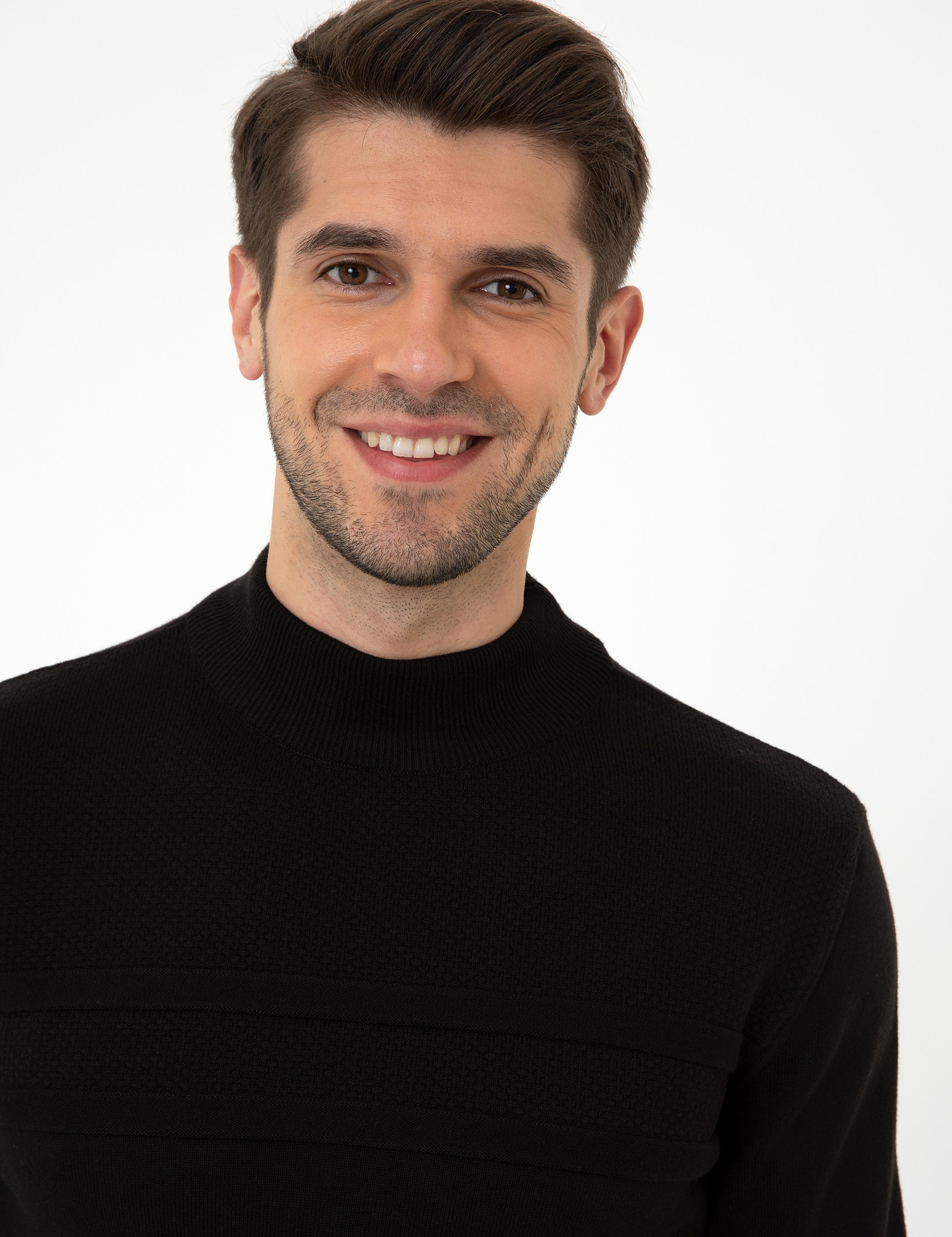 Siyah Slim Fit Yarım Balıkçı Yaka Triko Kazak