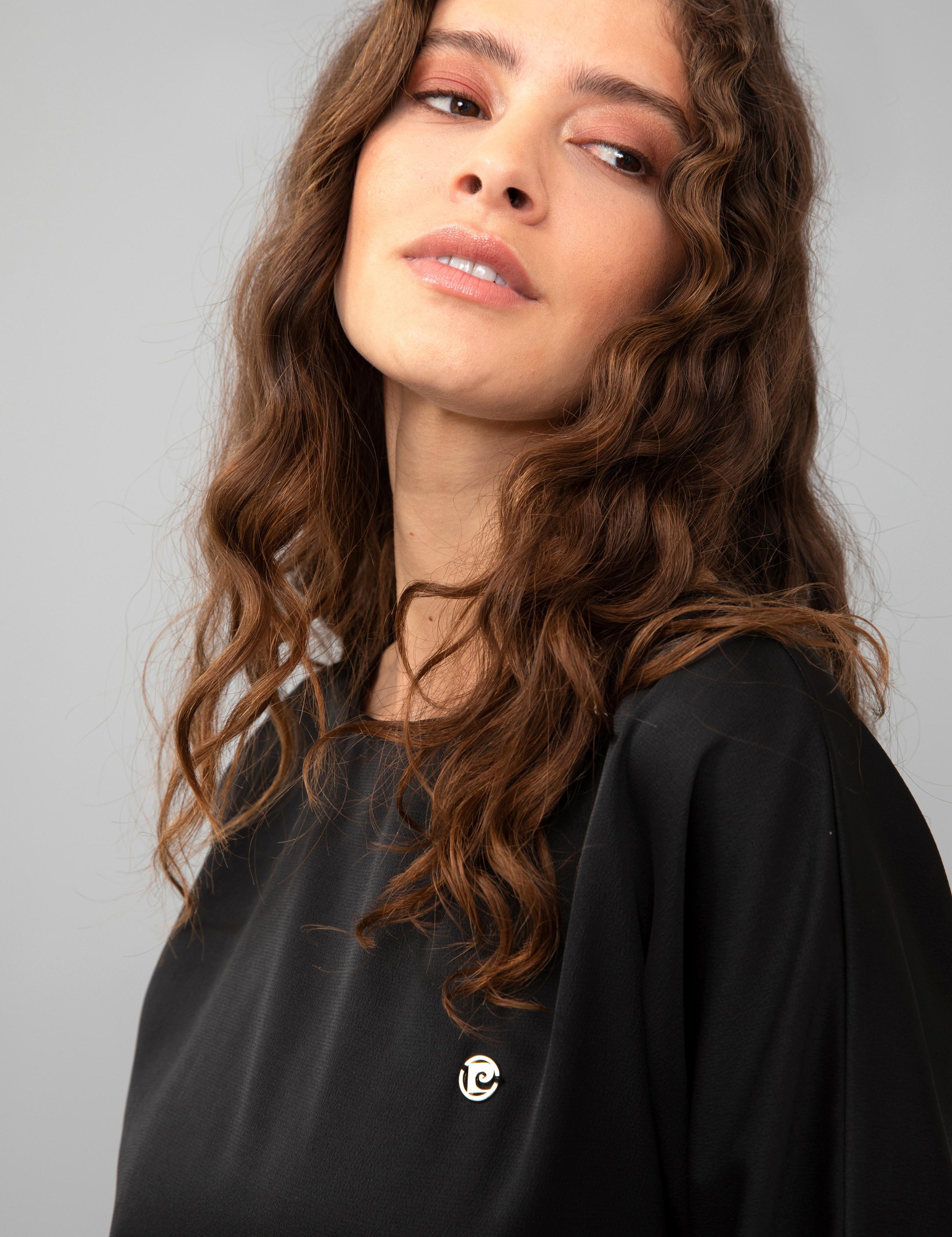 Siyah Saten Uzun Kollu Bluz