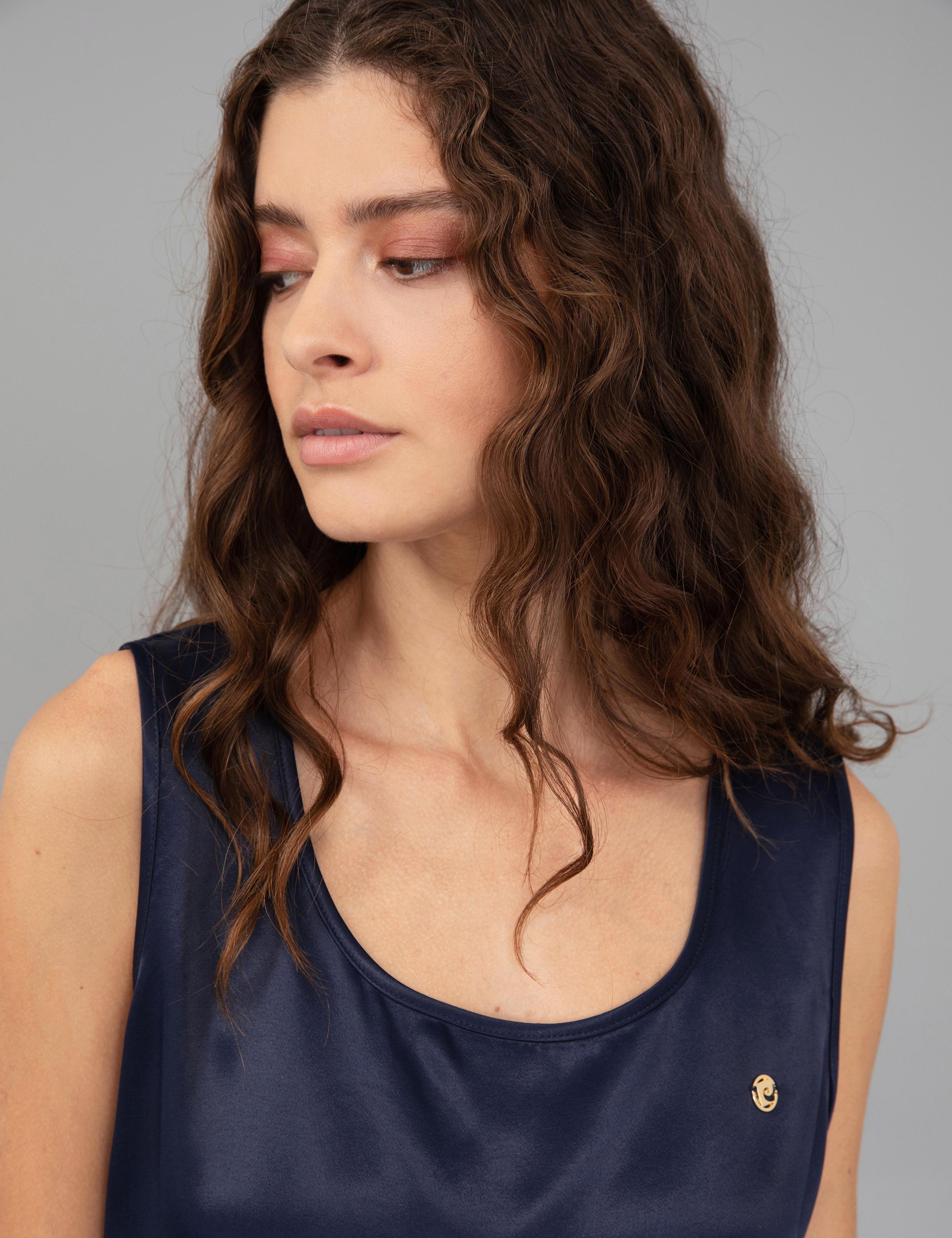 Lacivert Saten Kolsuz Bluz