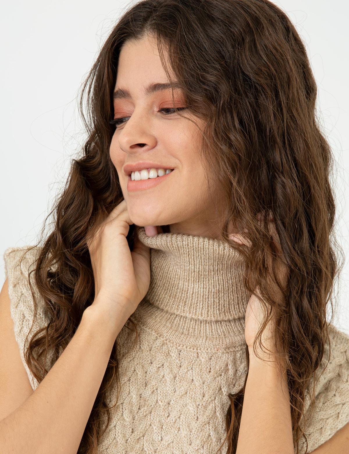 Balıkçı Yaka Bej Oversize Kazak - 50248474007