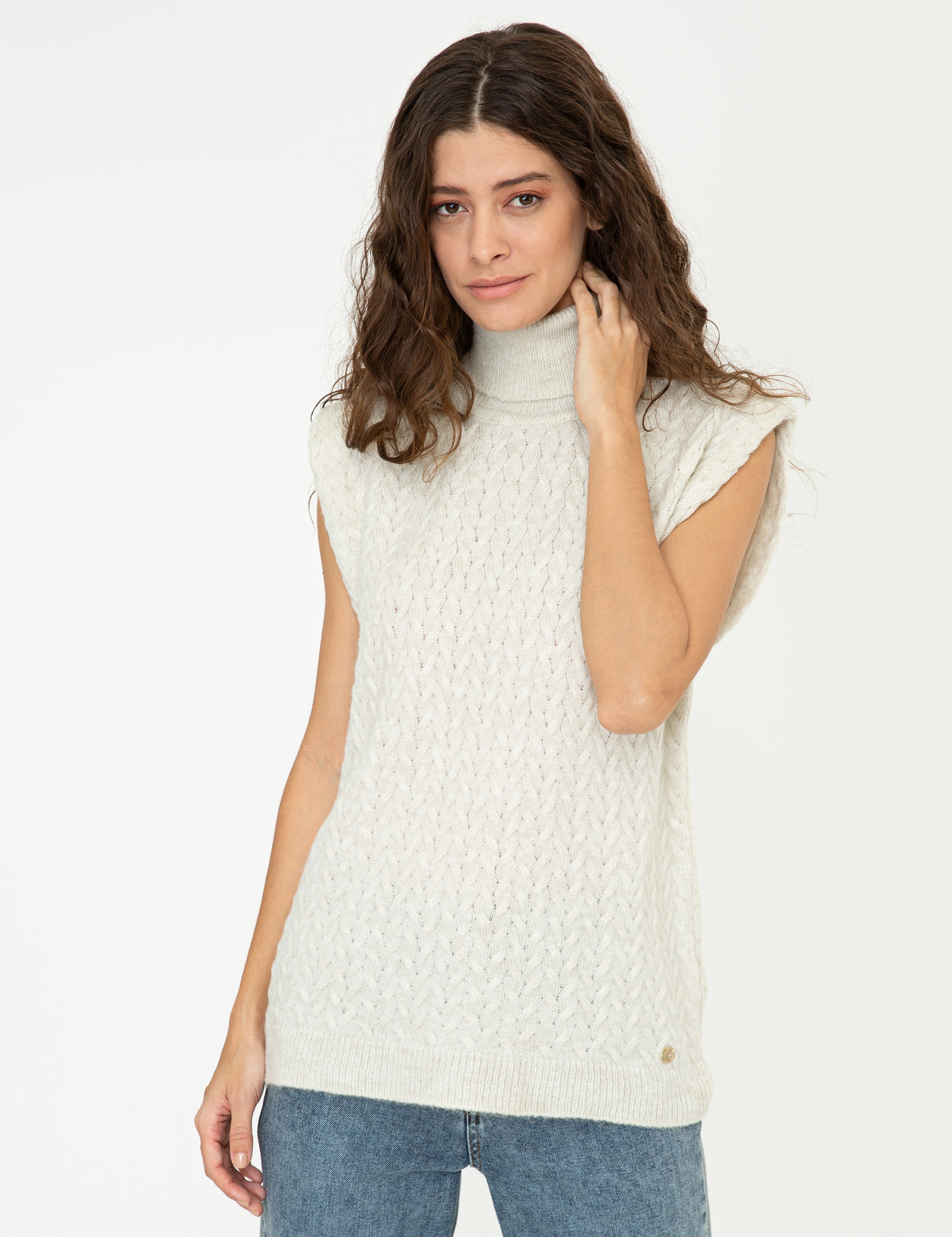 Balıkçı Yaka Ekru Oversize Kazak - Image 1