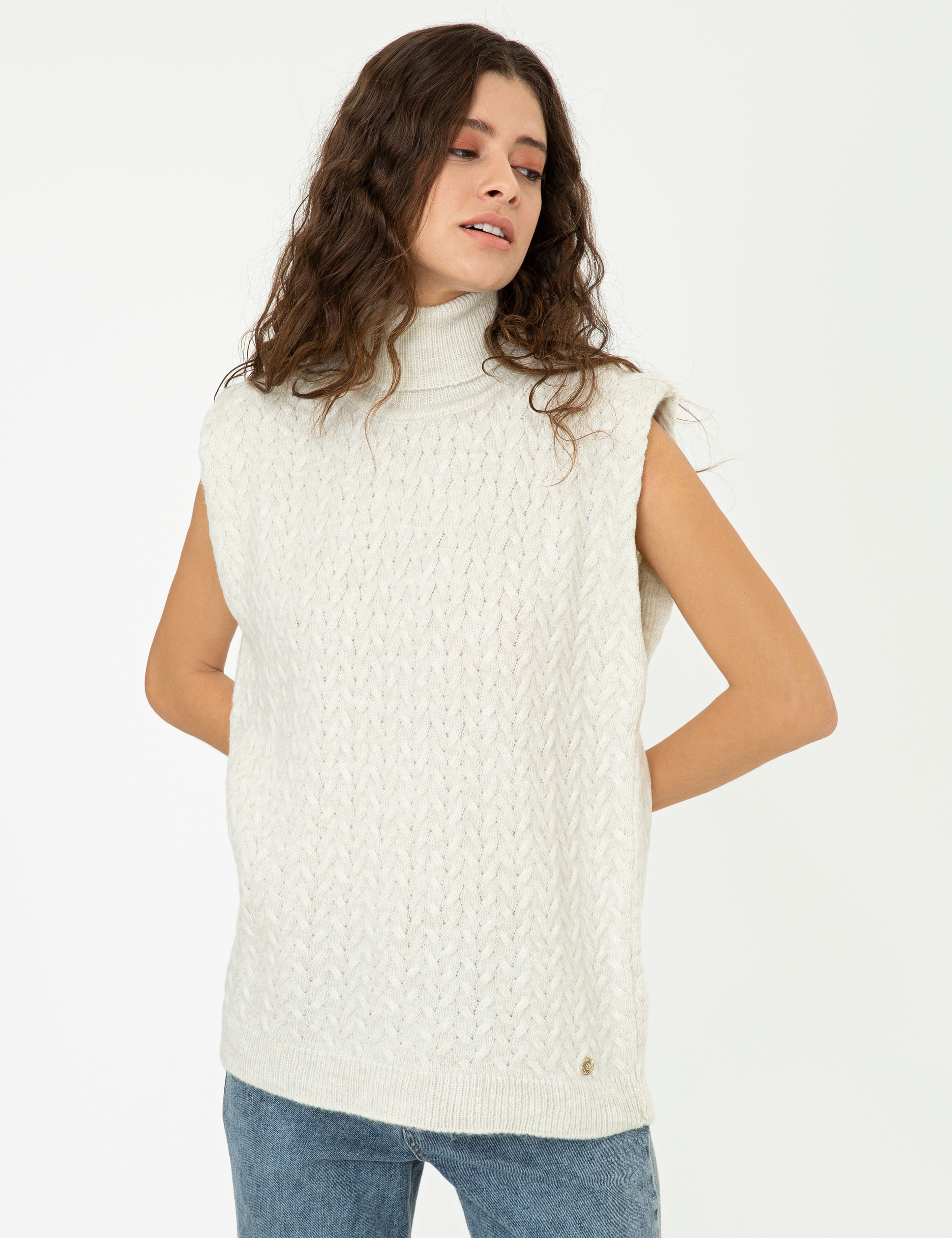 Balıkçı Yaka Ekru Oversize Kazak