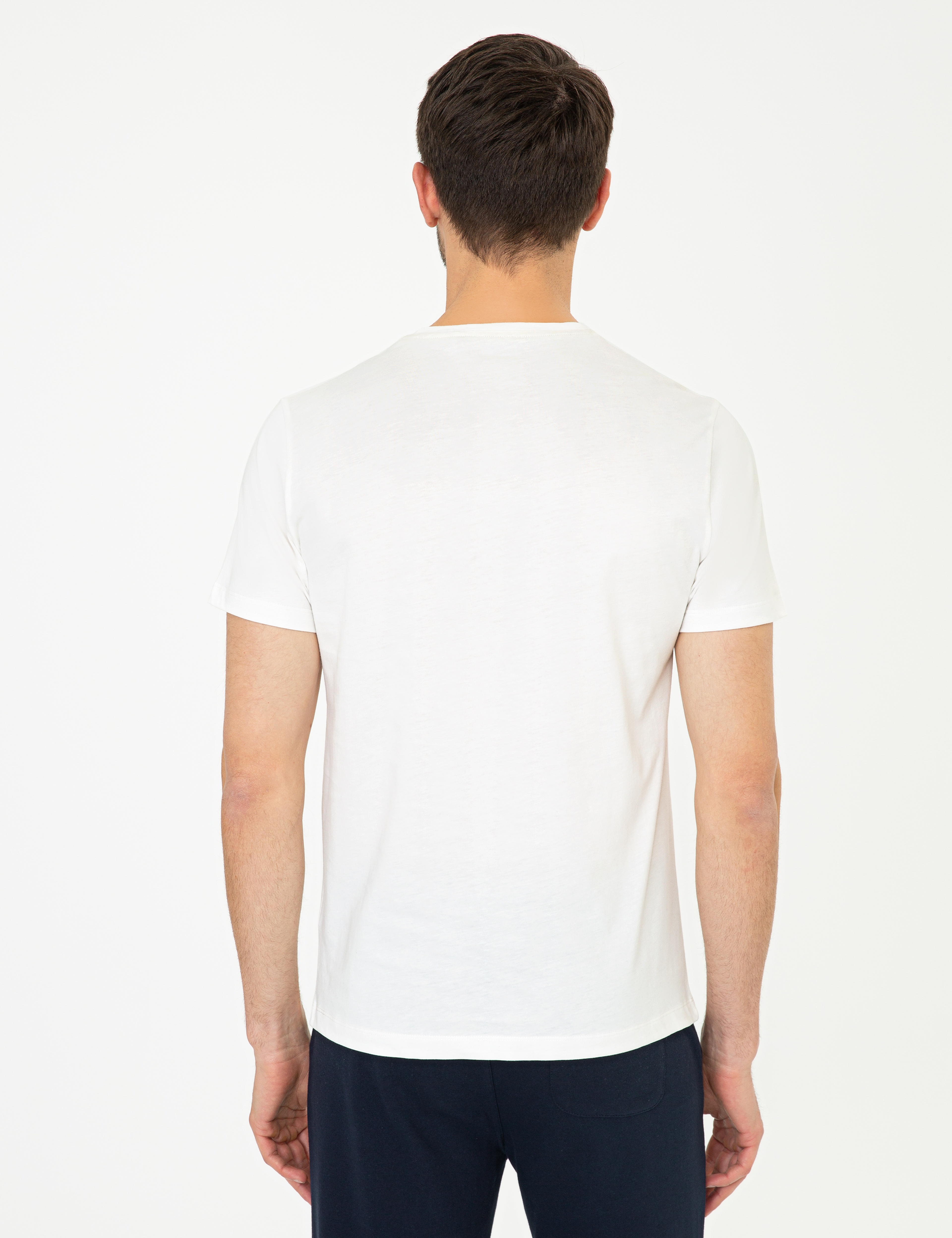 Beyaz Slim Fit Bisiklet Yaka Tişört