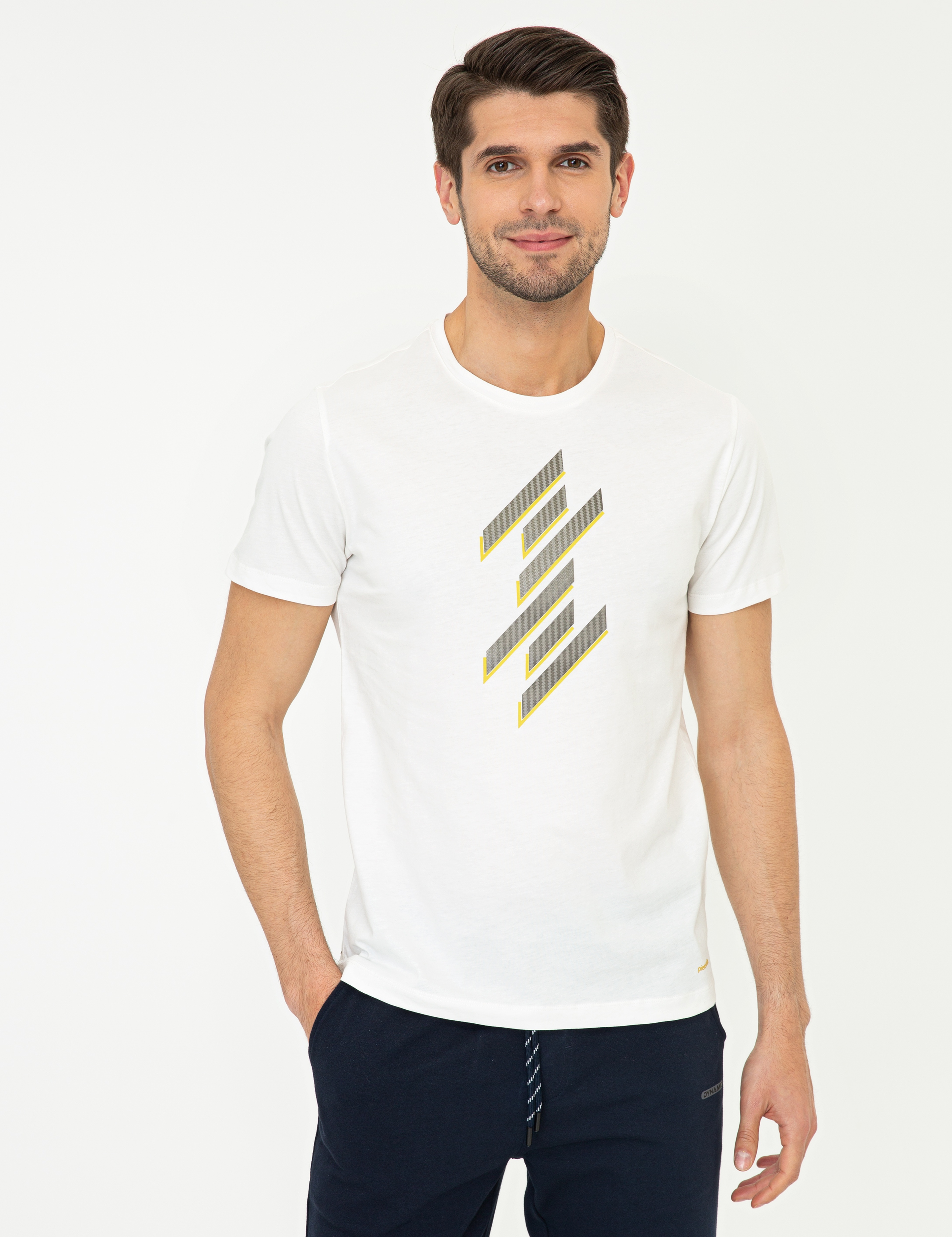 Beyaz Slim Fit Bisiklet Yaka Tişört - Image 1