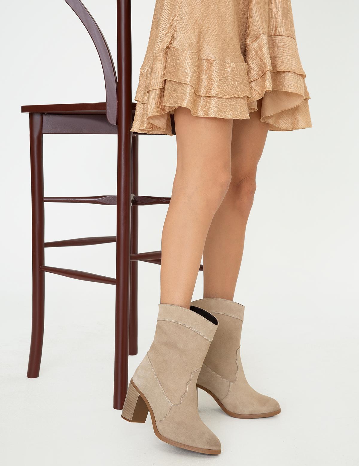 Bej Topuklu Bot
