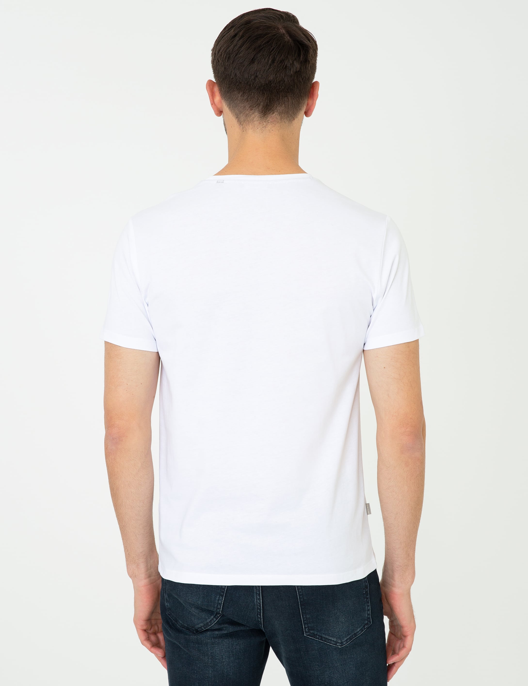 Beyaz Slim Fit Bisiklet Yaka Basic Tişört