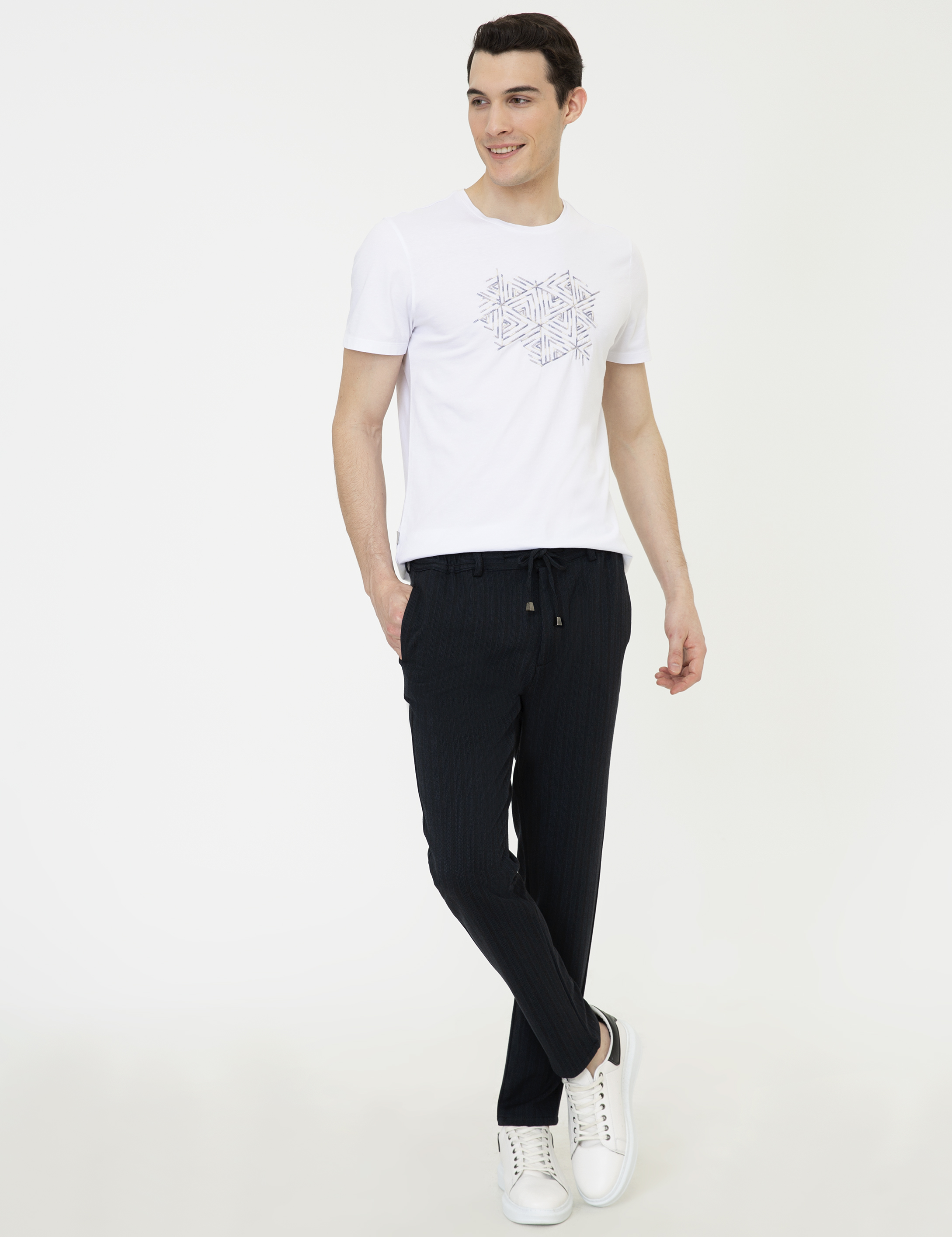 Beyaz Slim Fit Tişört - Image 4
