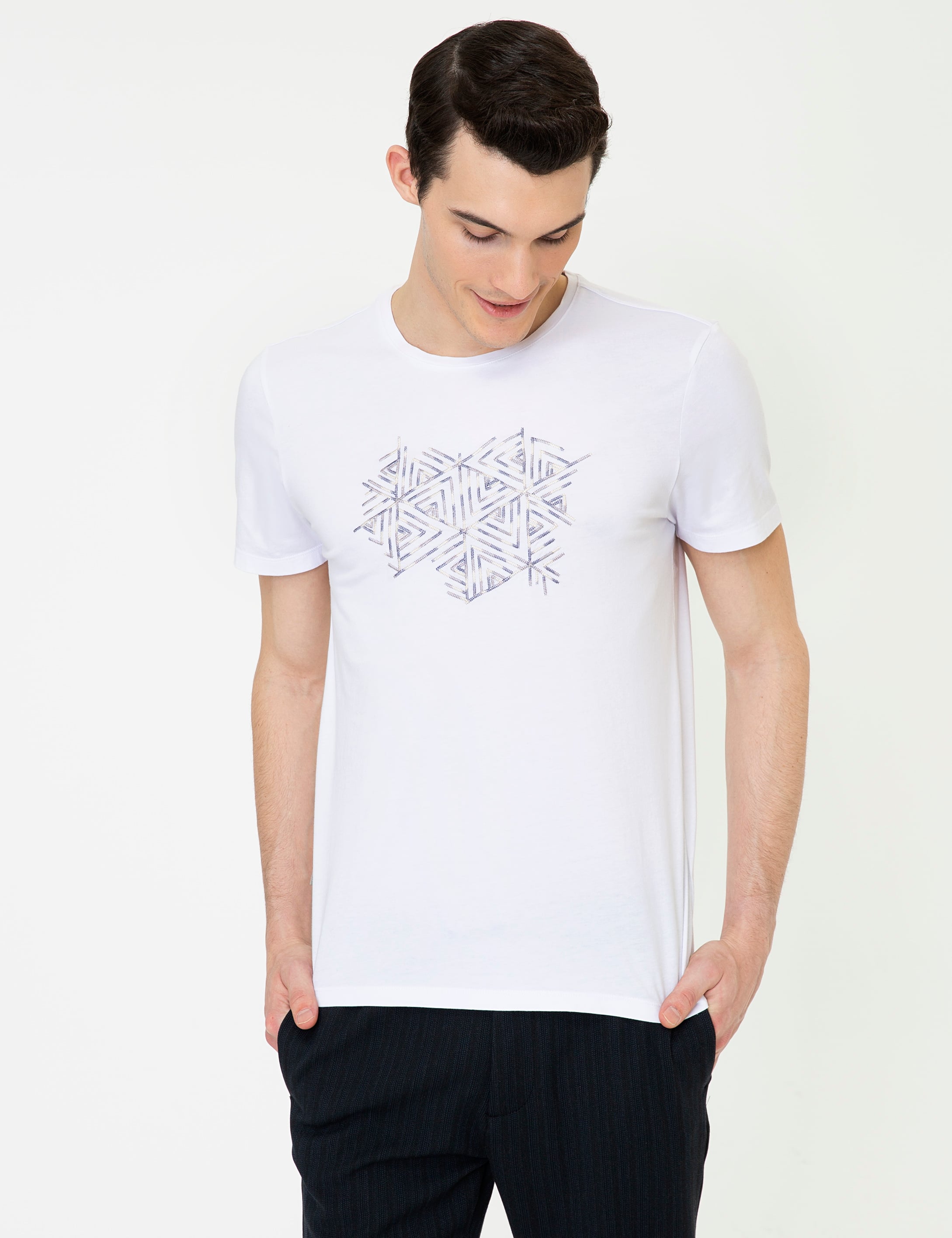 Beyaz Slim Fit Tişört - Image 1