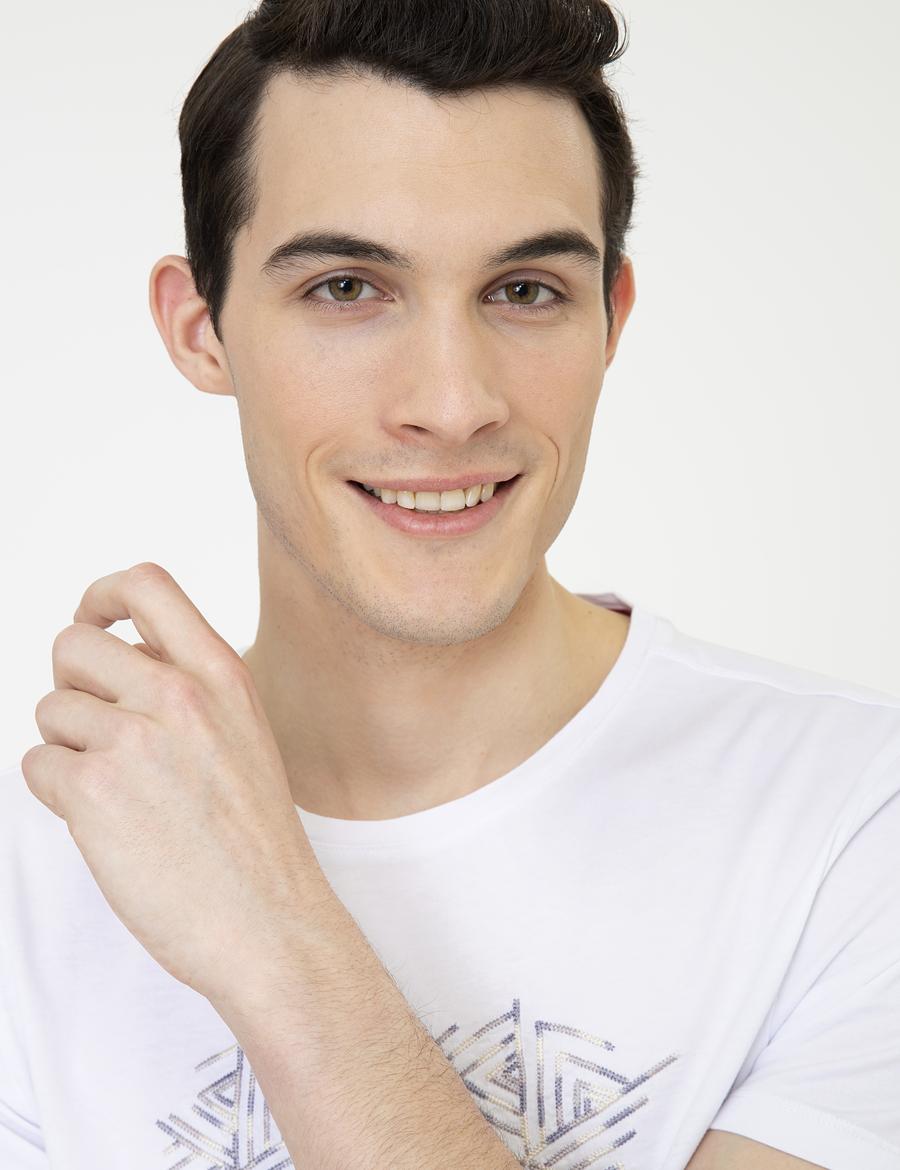 Beyaz Slim Fit Tişört