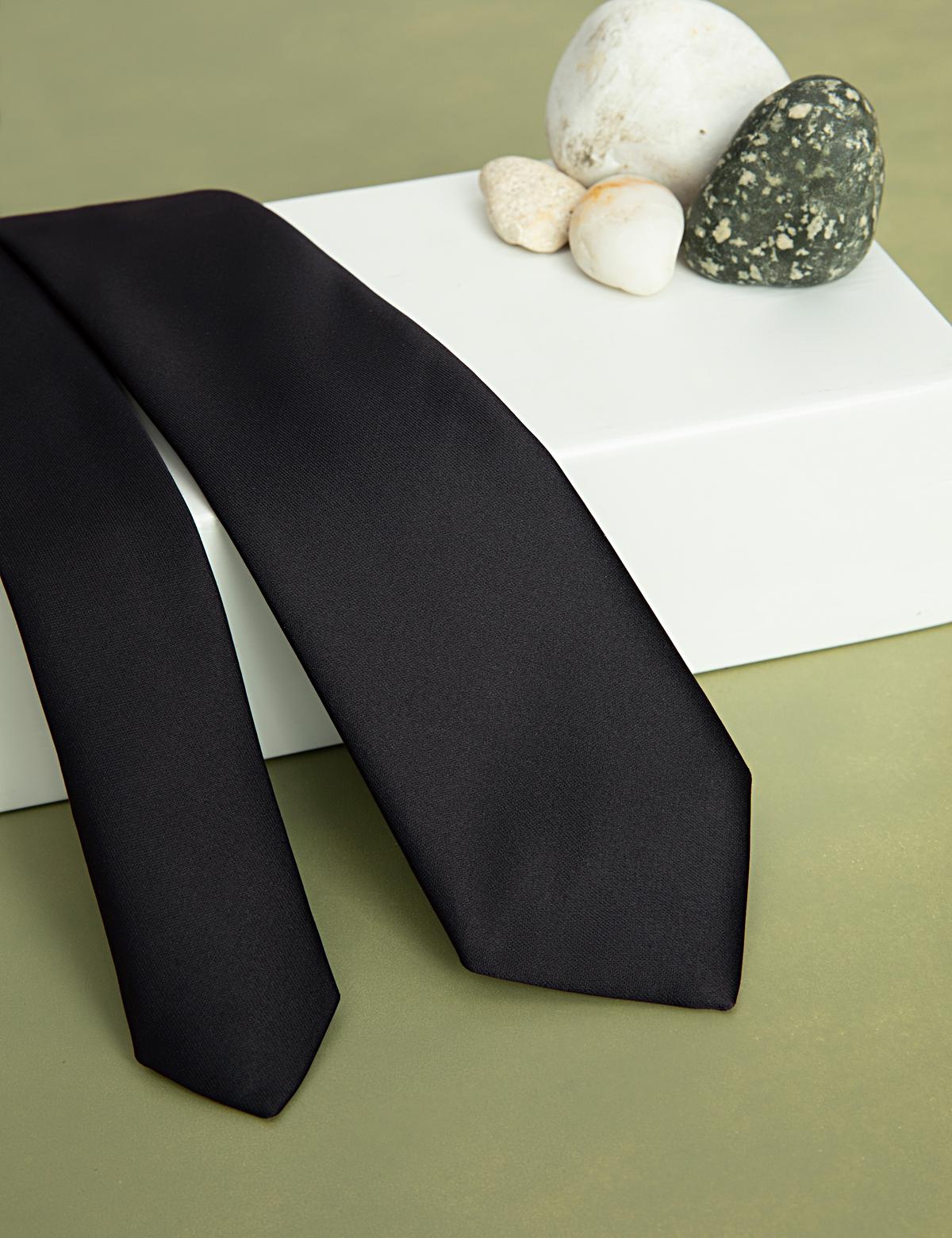 Siyah Kravat
