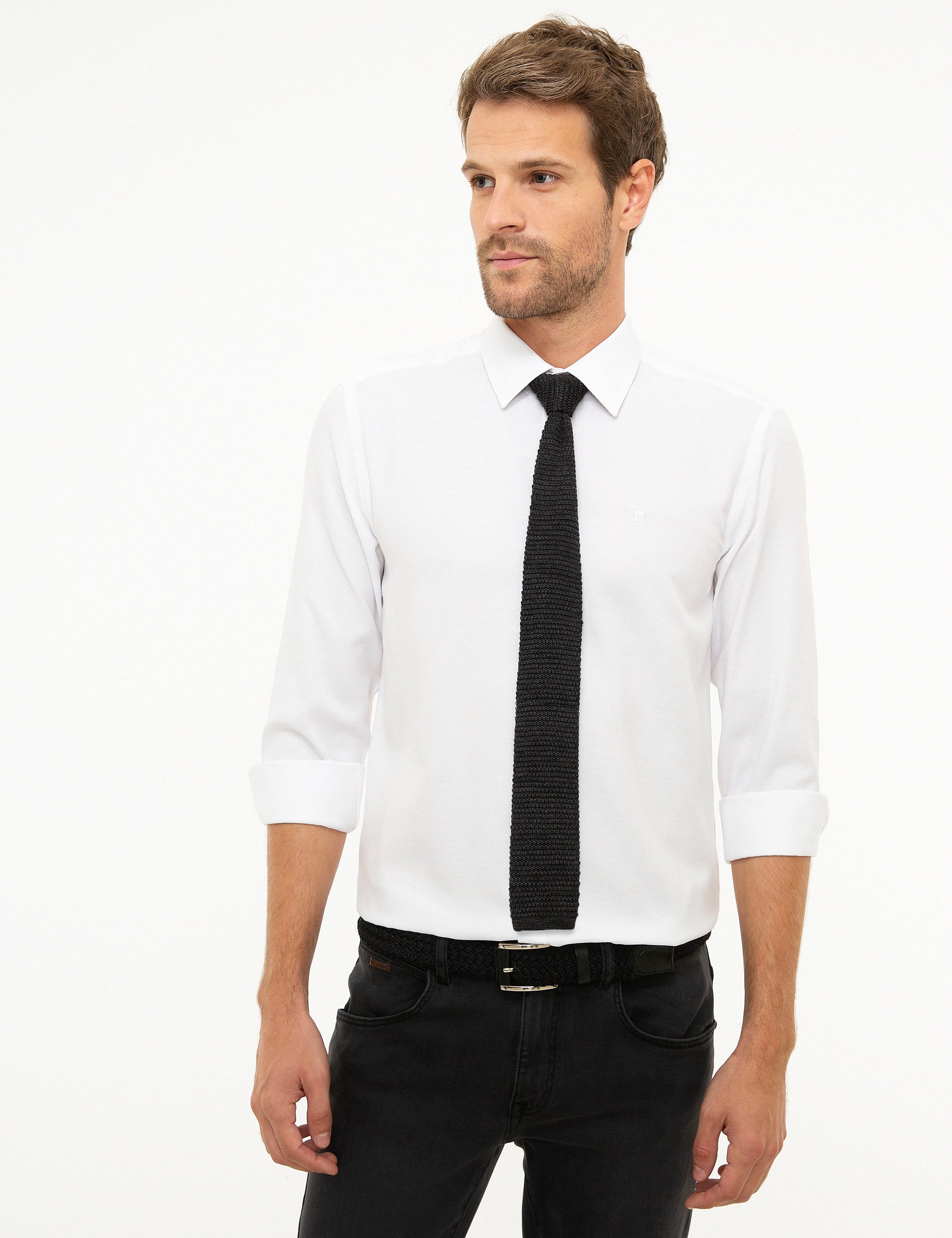 Beyaz Slim Fit Armürlü Gömlek