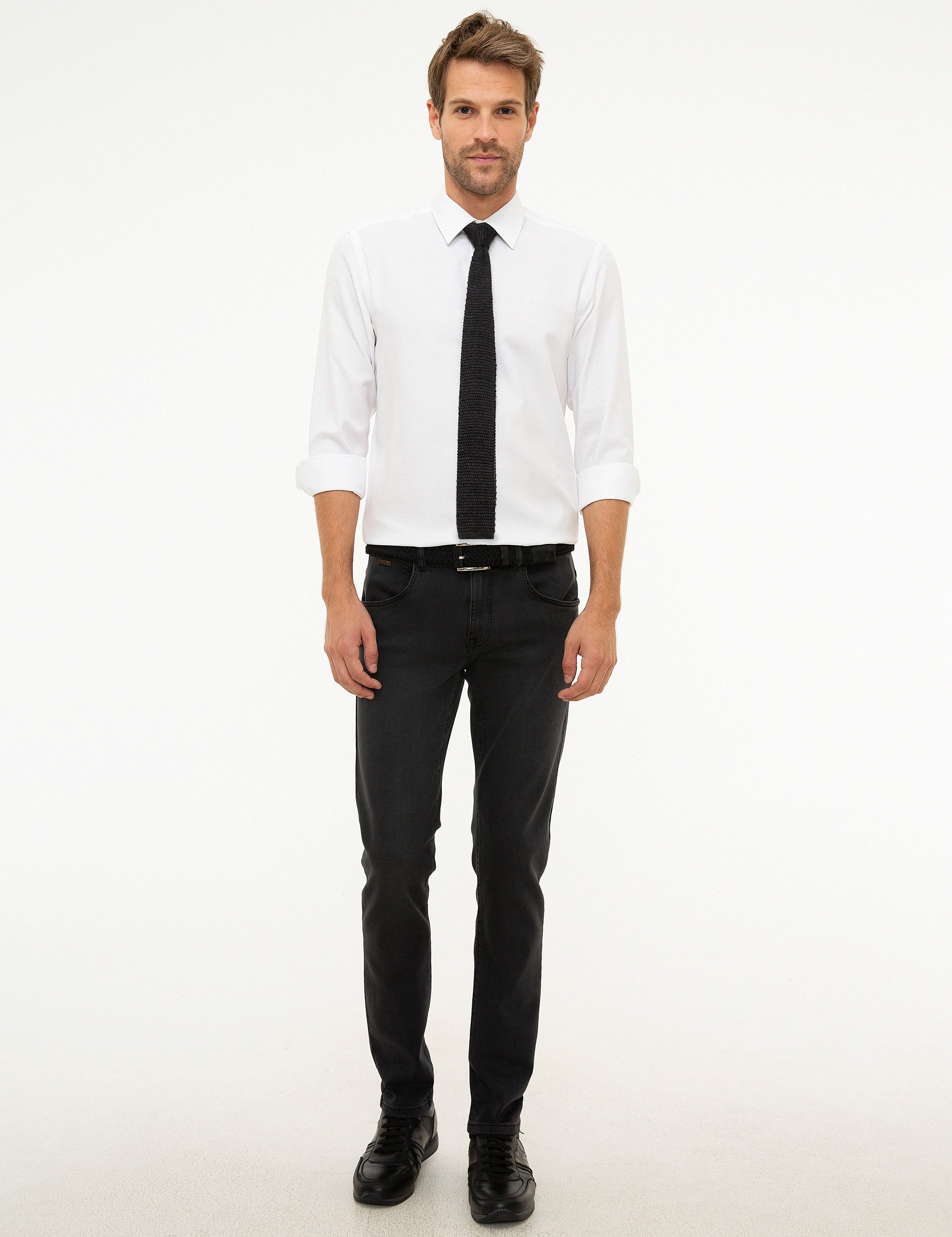 Beyaz Slim Fit Armürlü Gömlek