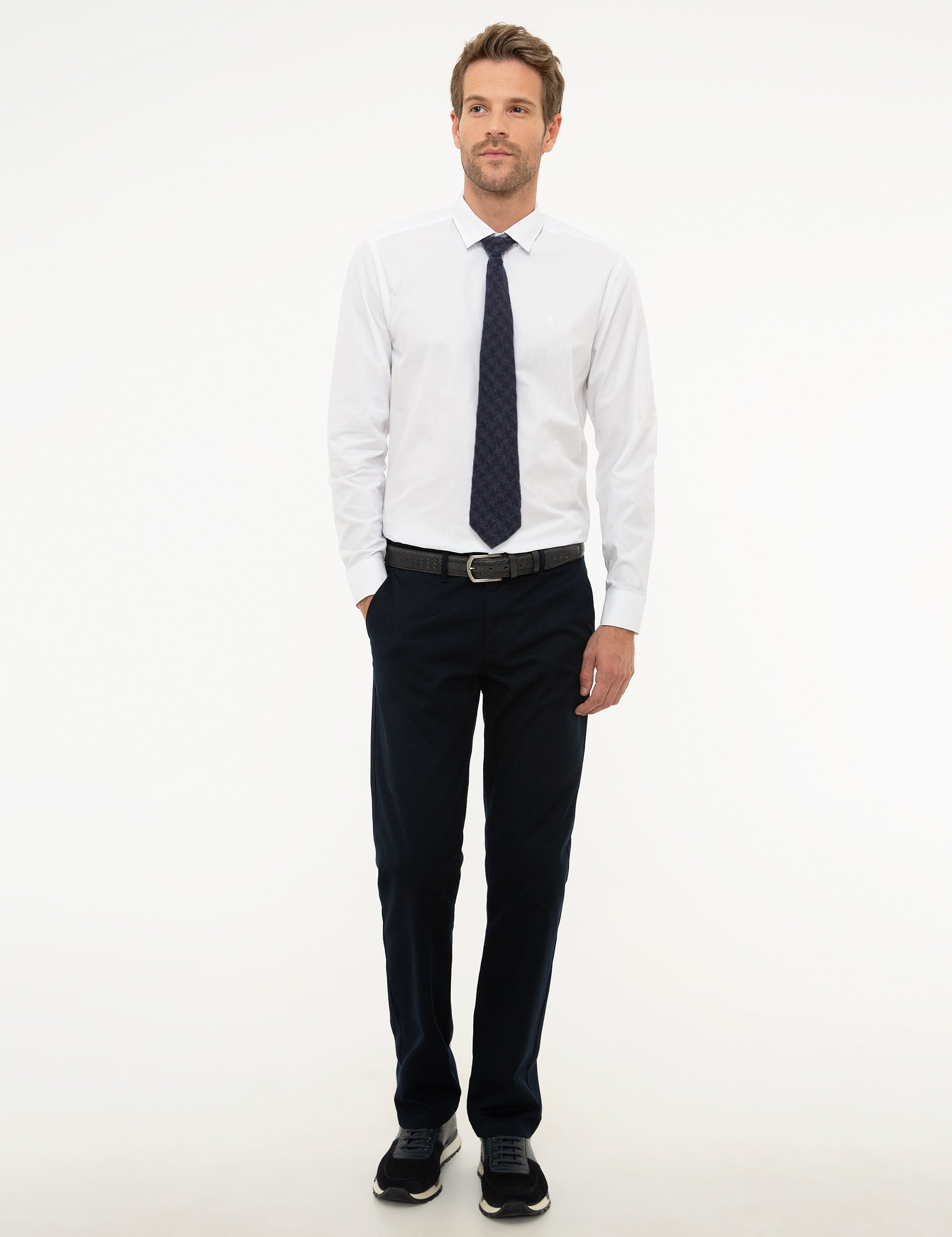Beyaz Slim Fit Armürlü Gömlek