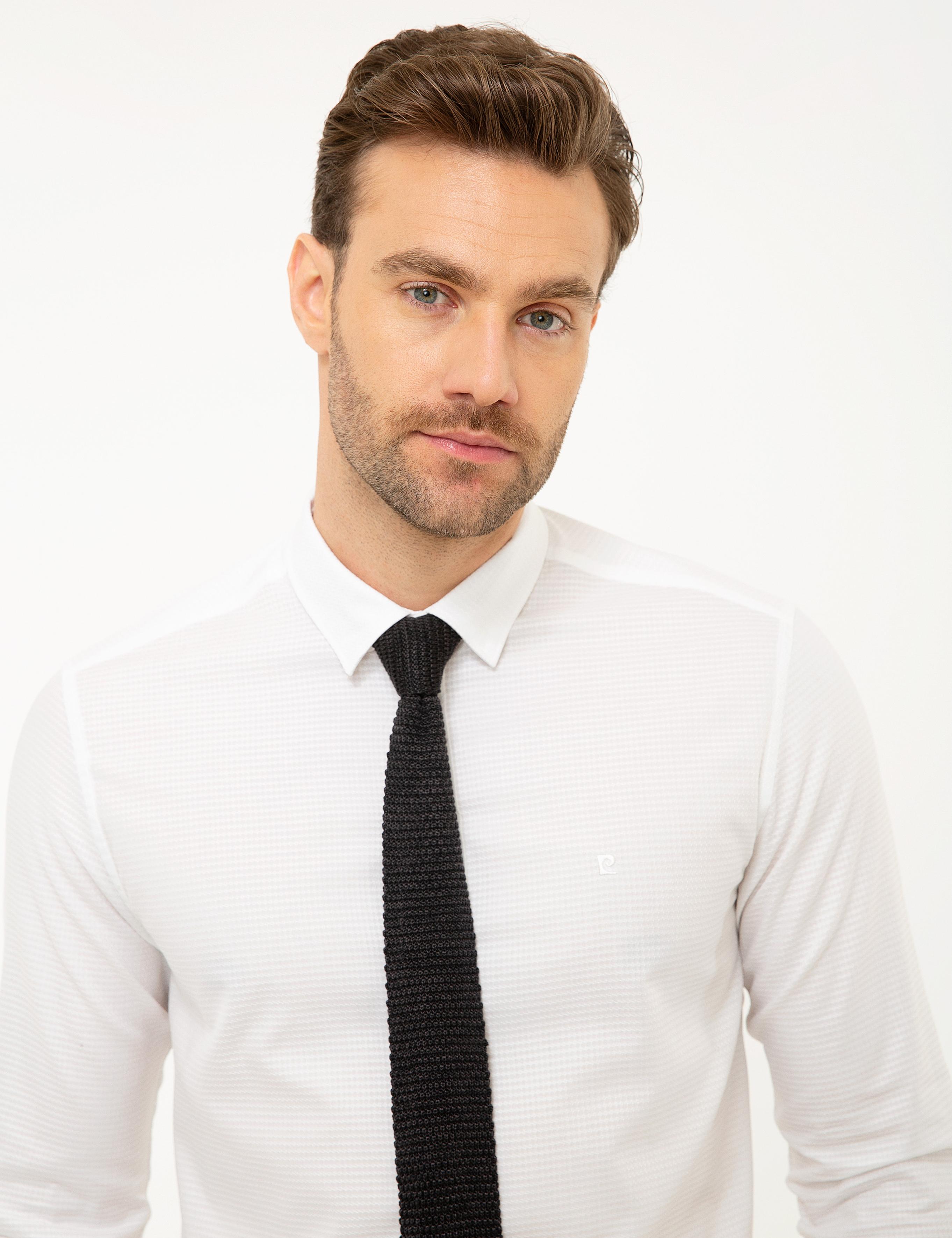 Beyaz Slim Fit Armürlü Gömlek