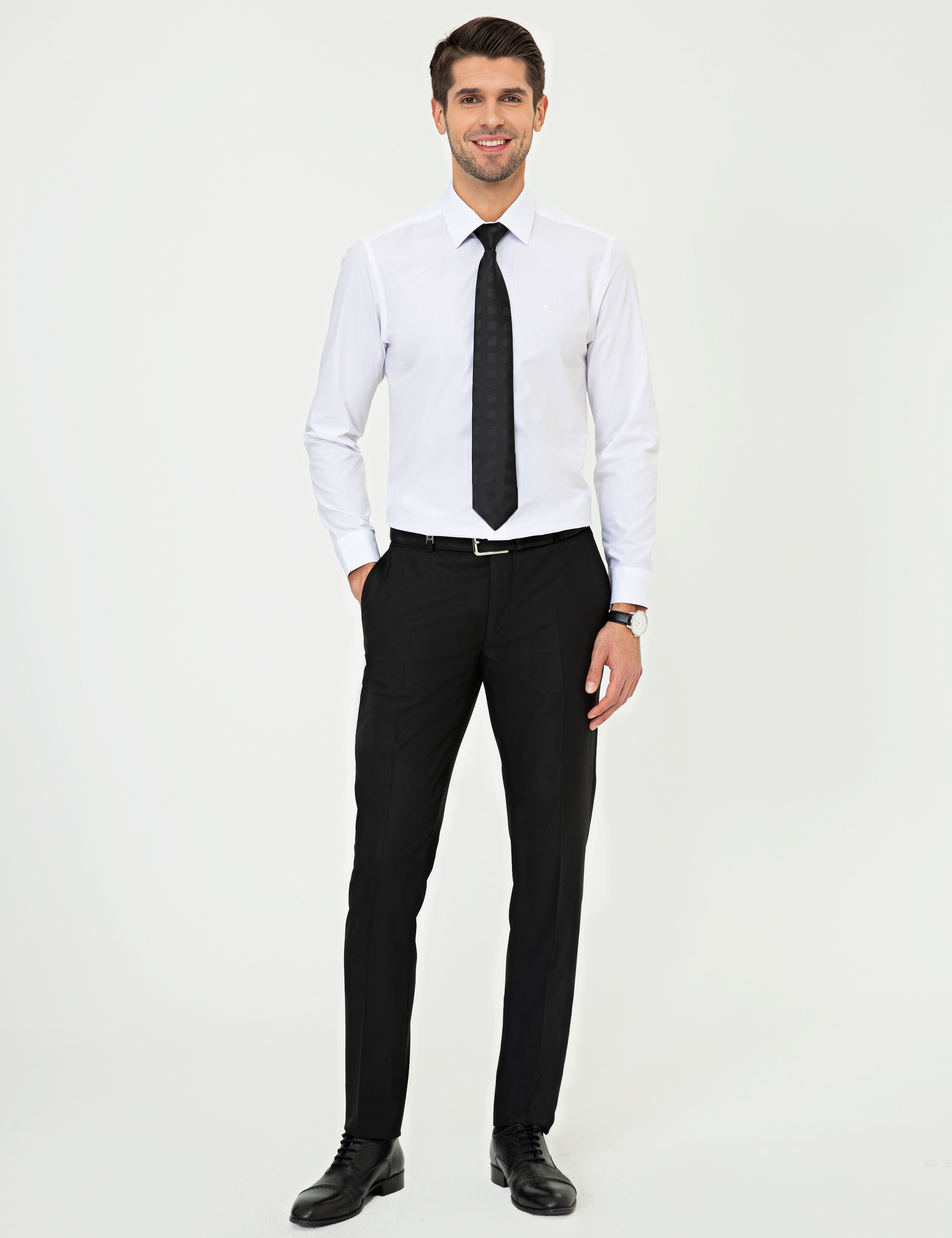 Beyaz Slim Fit Uzun Kollu Klasik Gömlek