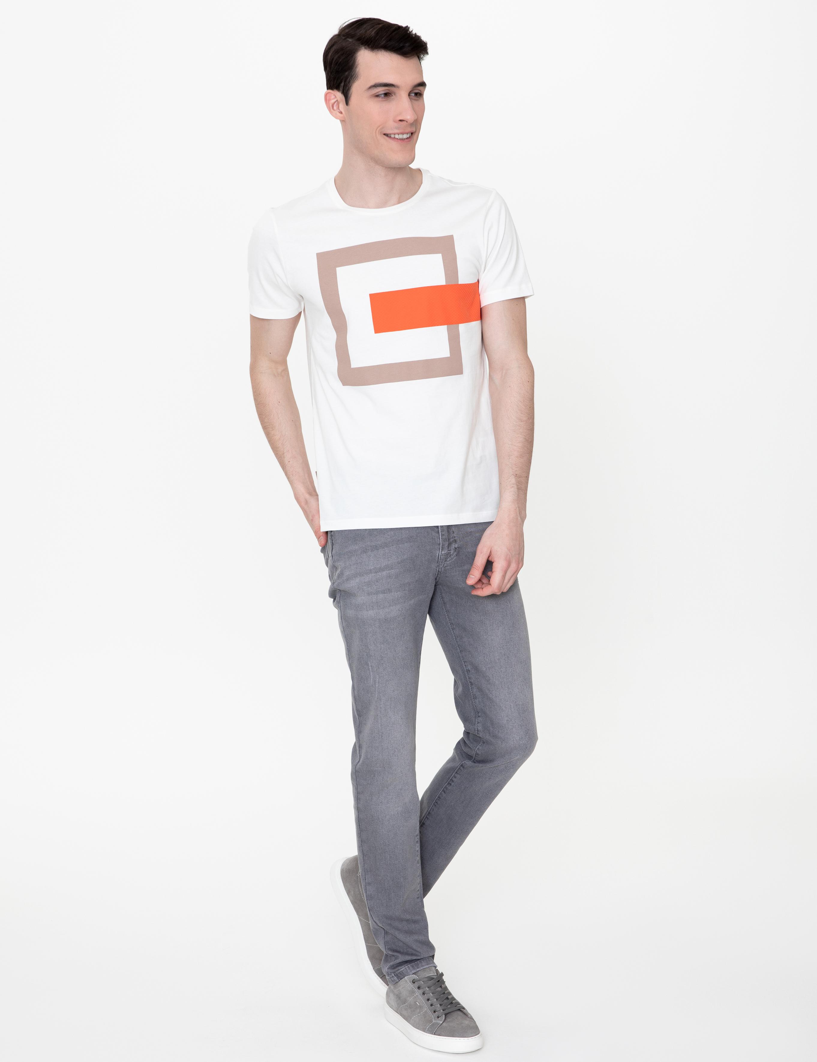 Ekru Slim Fit Baskılı Bisiklet Yaka Tişört