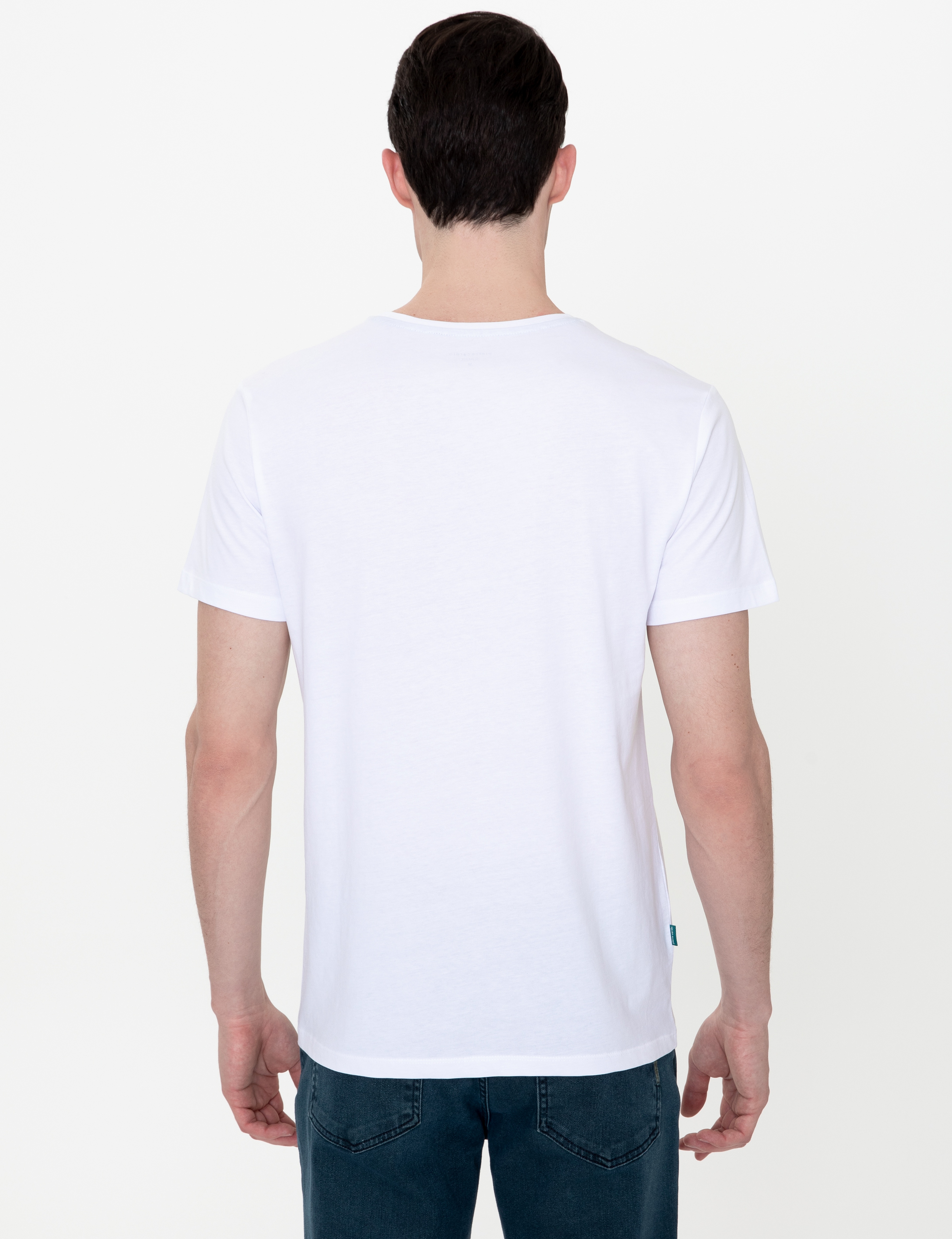 Beyaz Slim Fit Bisiklet Yaka Tişört