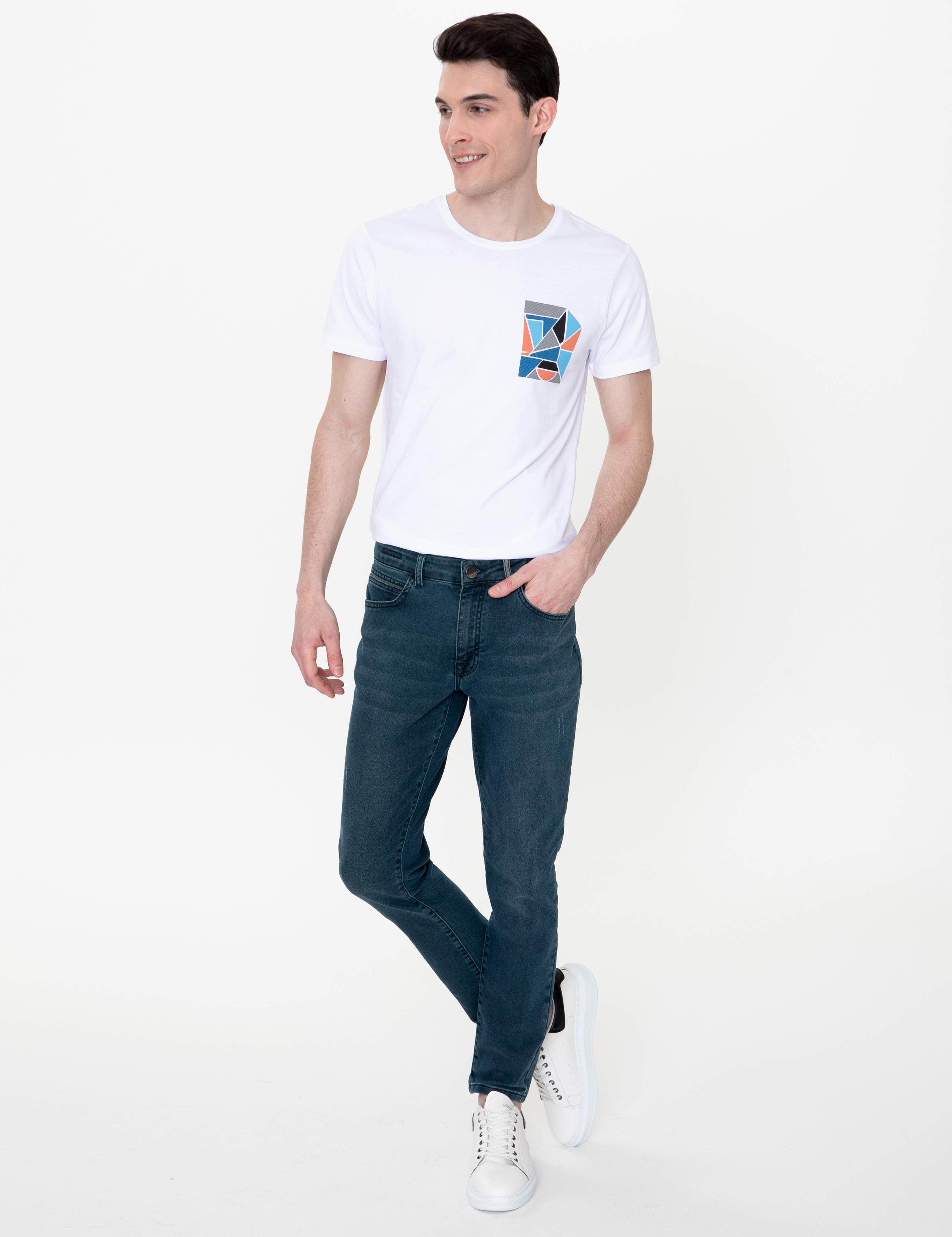 Beyaz Slim Fit Baskılı Bisiklet Yaka Tişört