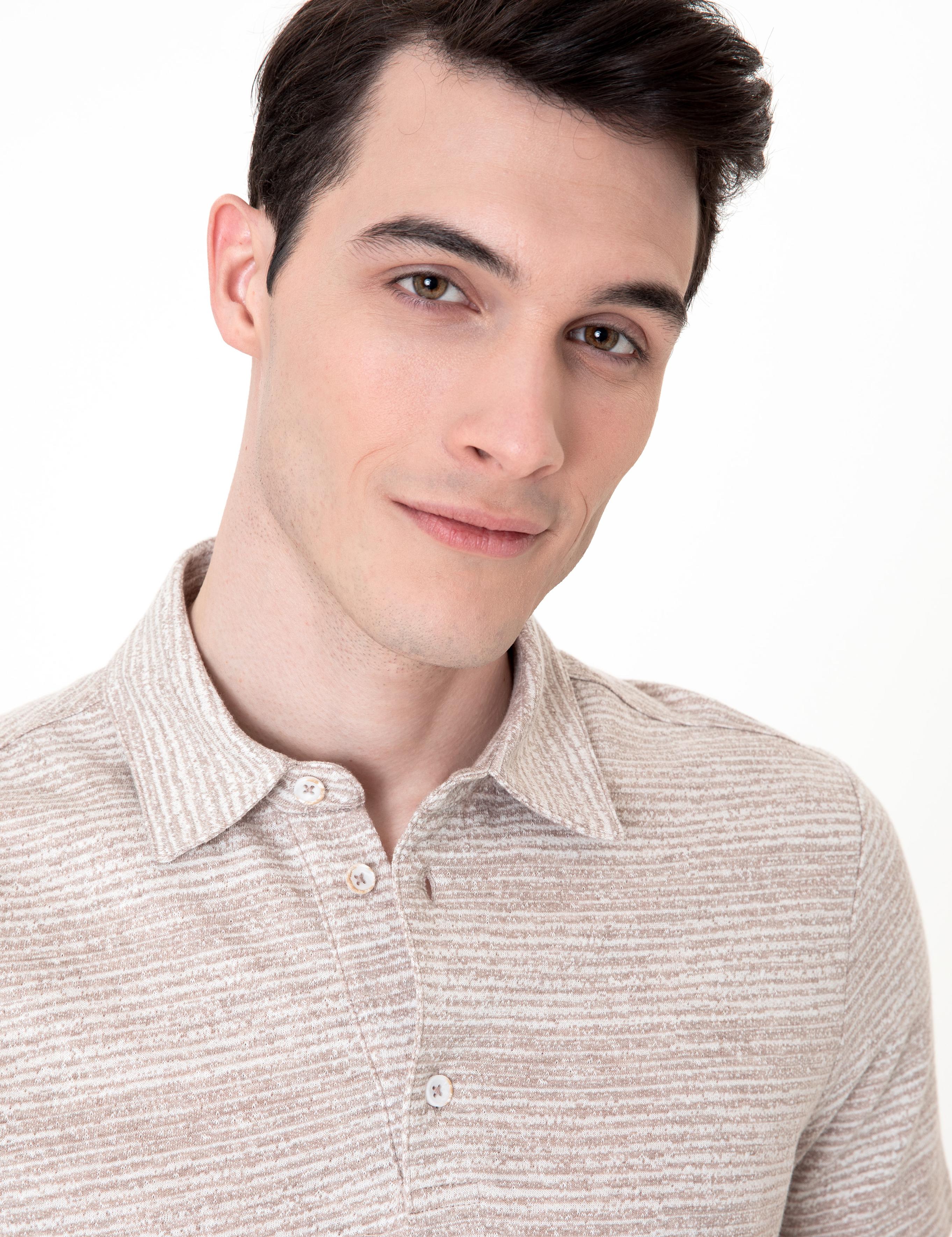 Bej Dokulu Slim Fit Polo Yaka Tişört