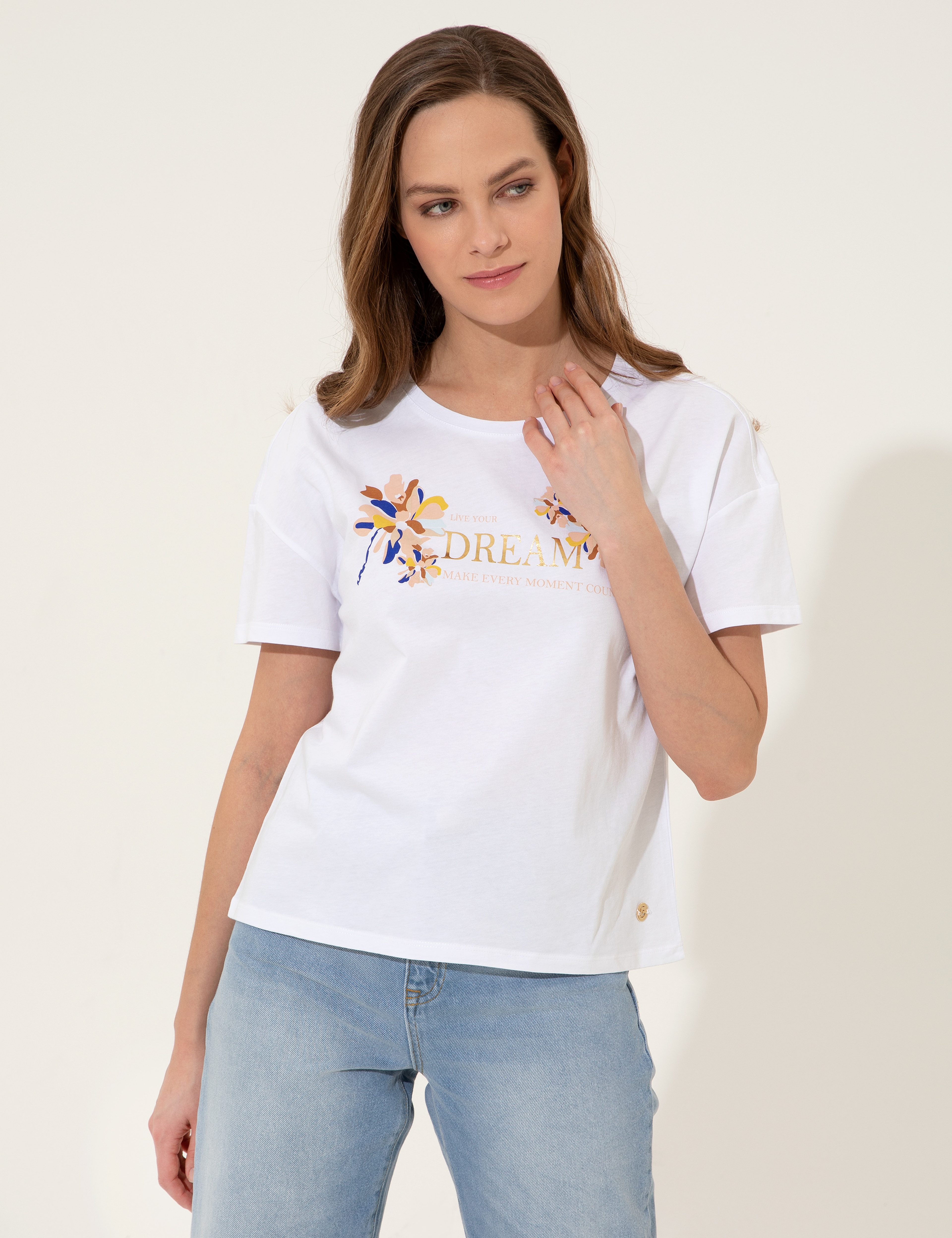 Beyaz Crop Top Tişört - Image 4