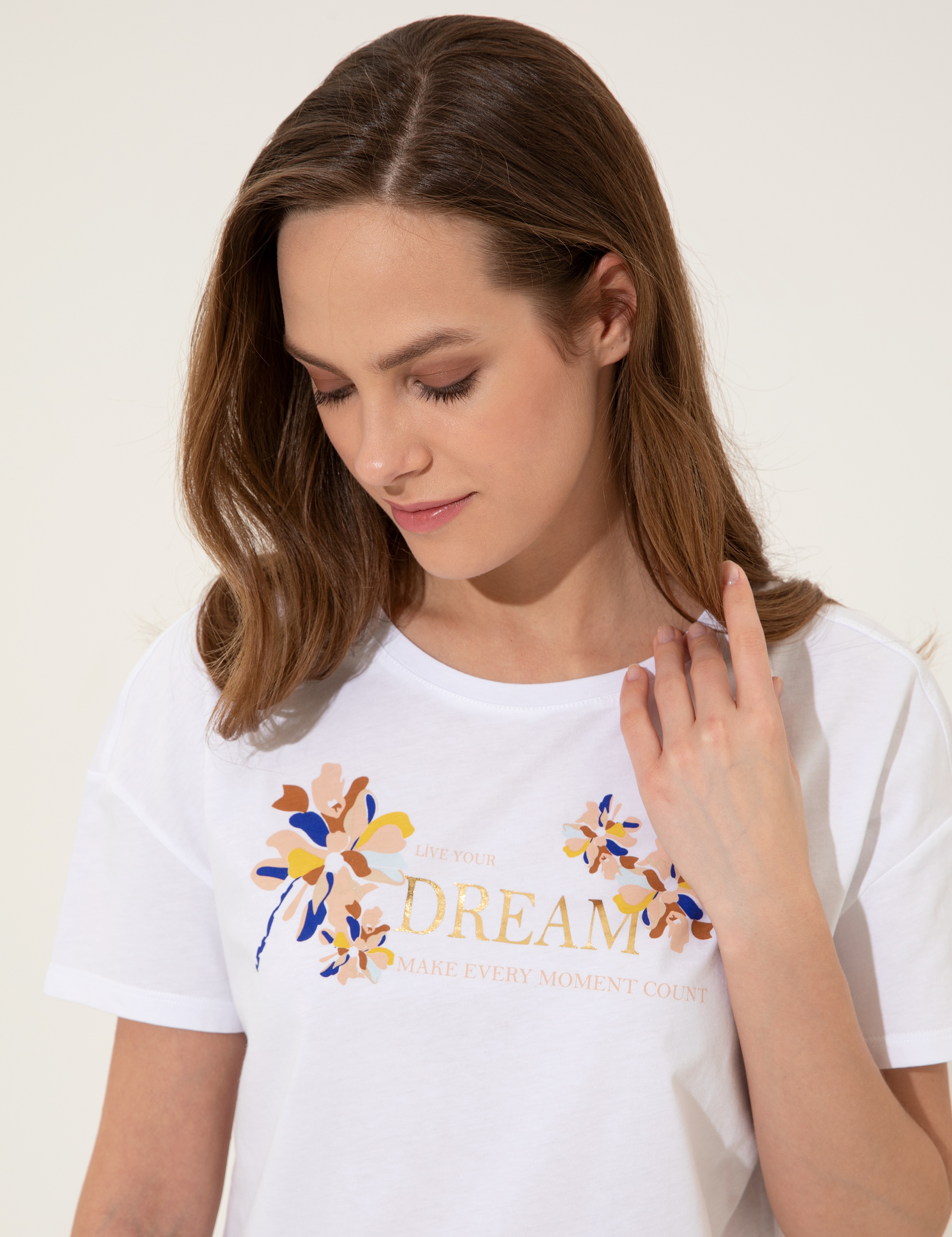 Beyaz Crop Top Tişört - Image 1