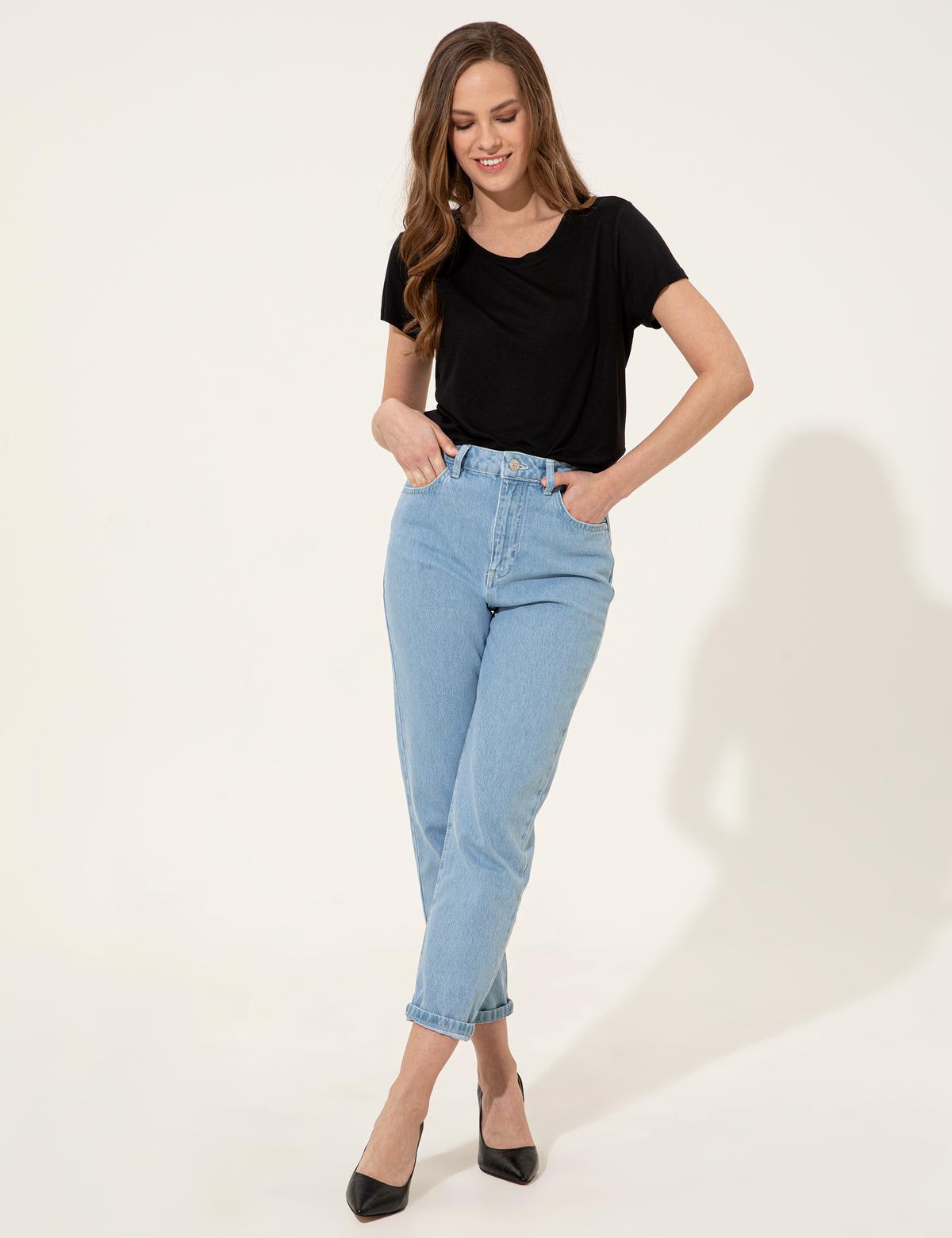 Siyah Regular Fit Bisiklet Yaka Tişört - 50252126006