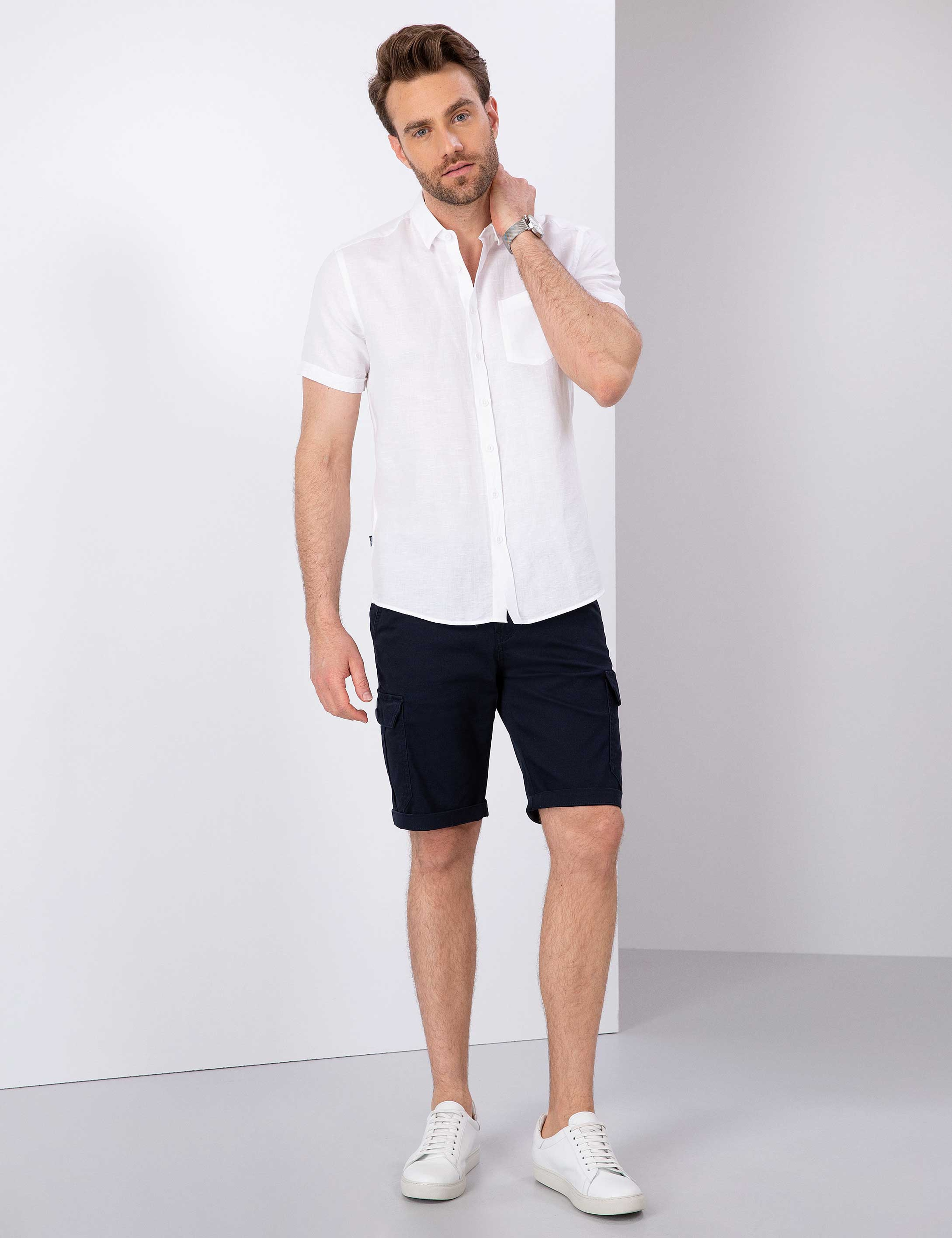 Lacivert Standart Fit Bermuda Şort - Image 1