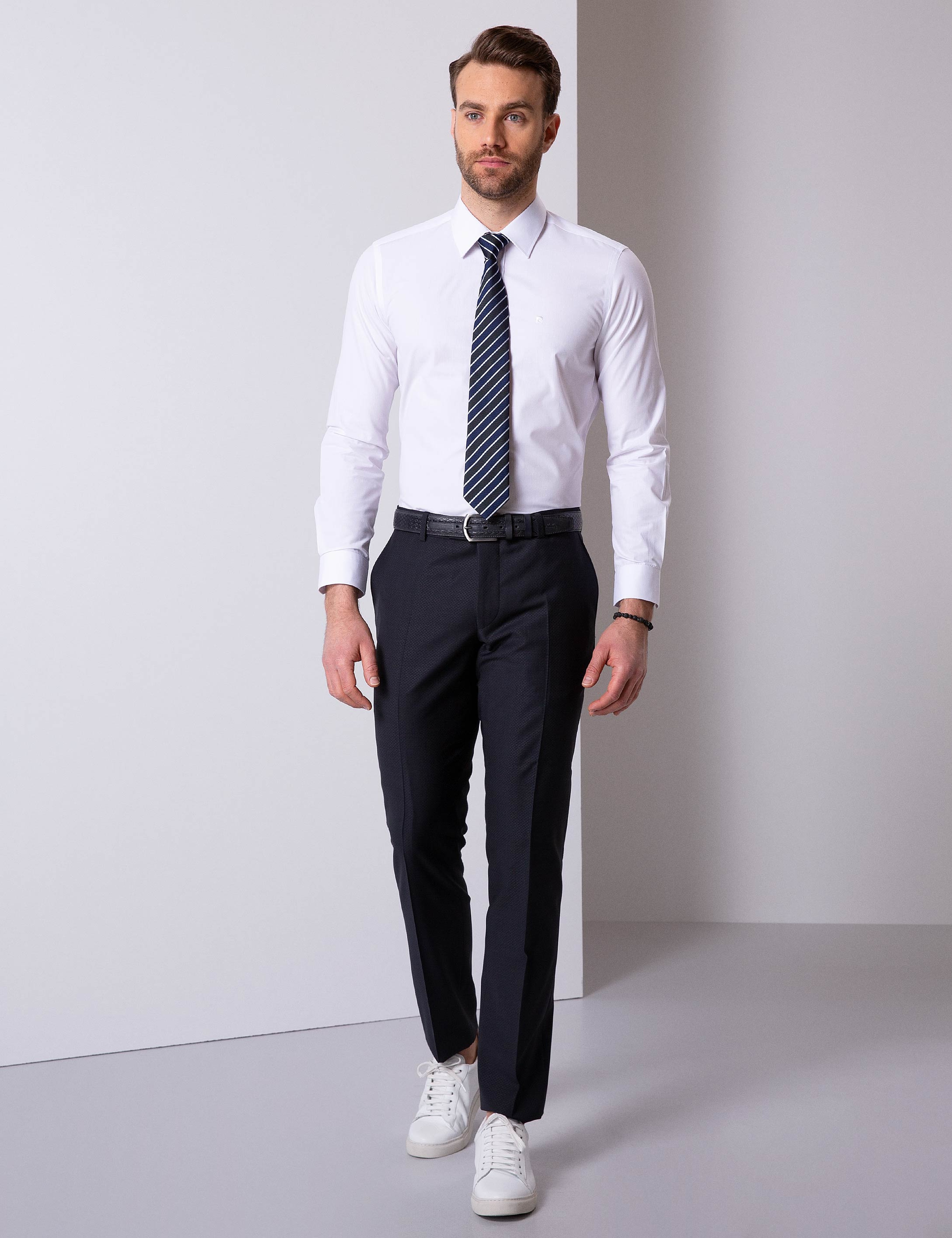Beyaz Slim Fit Basic Gömlek - Image 2