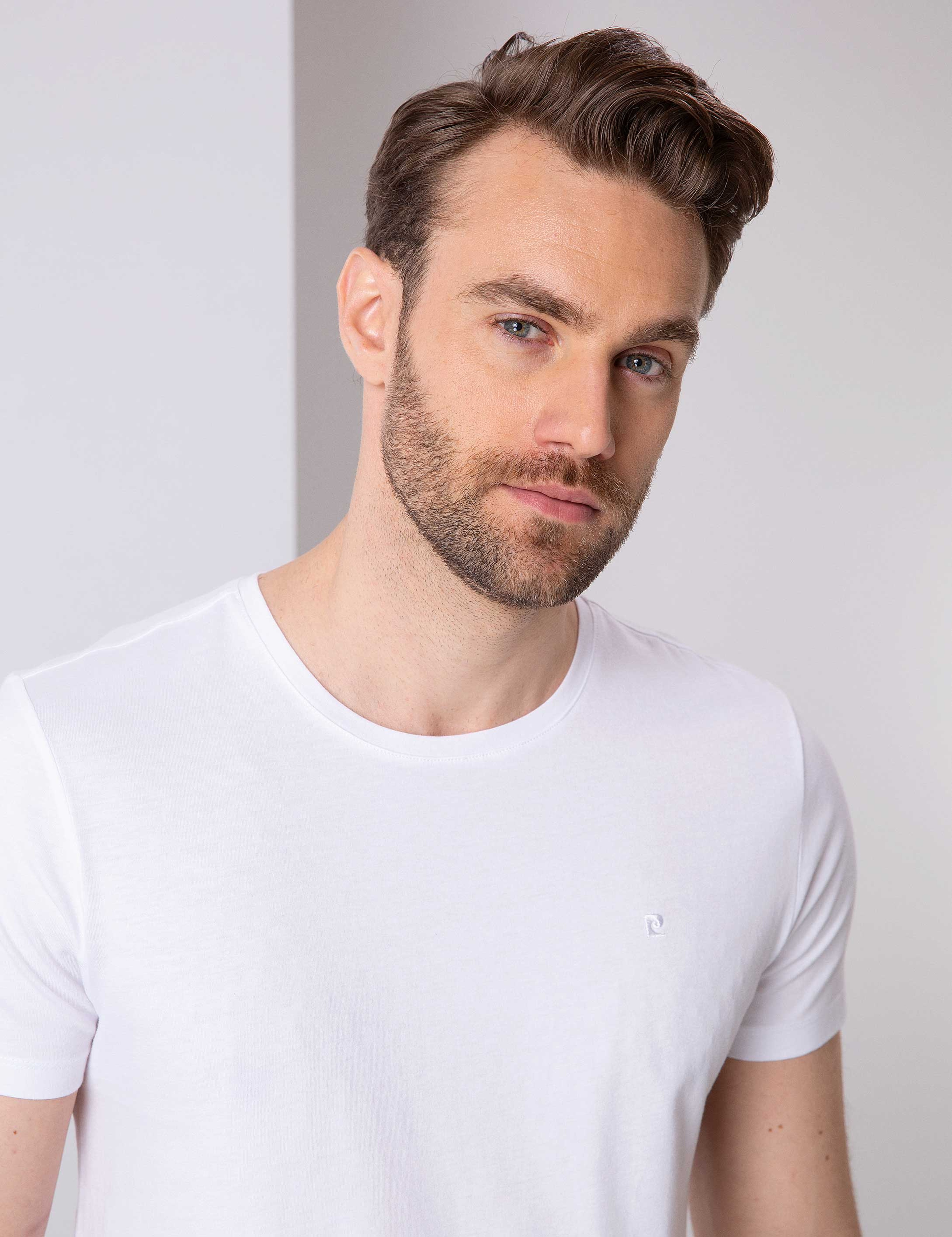 Beyaz Slim Fit Bisiklet Yaka Basic T-Shirt - Image 2