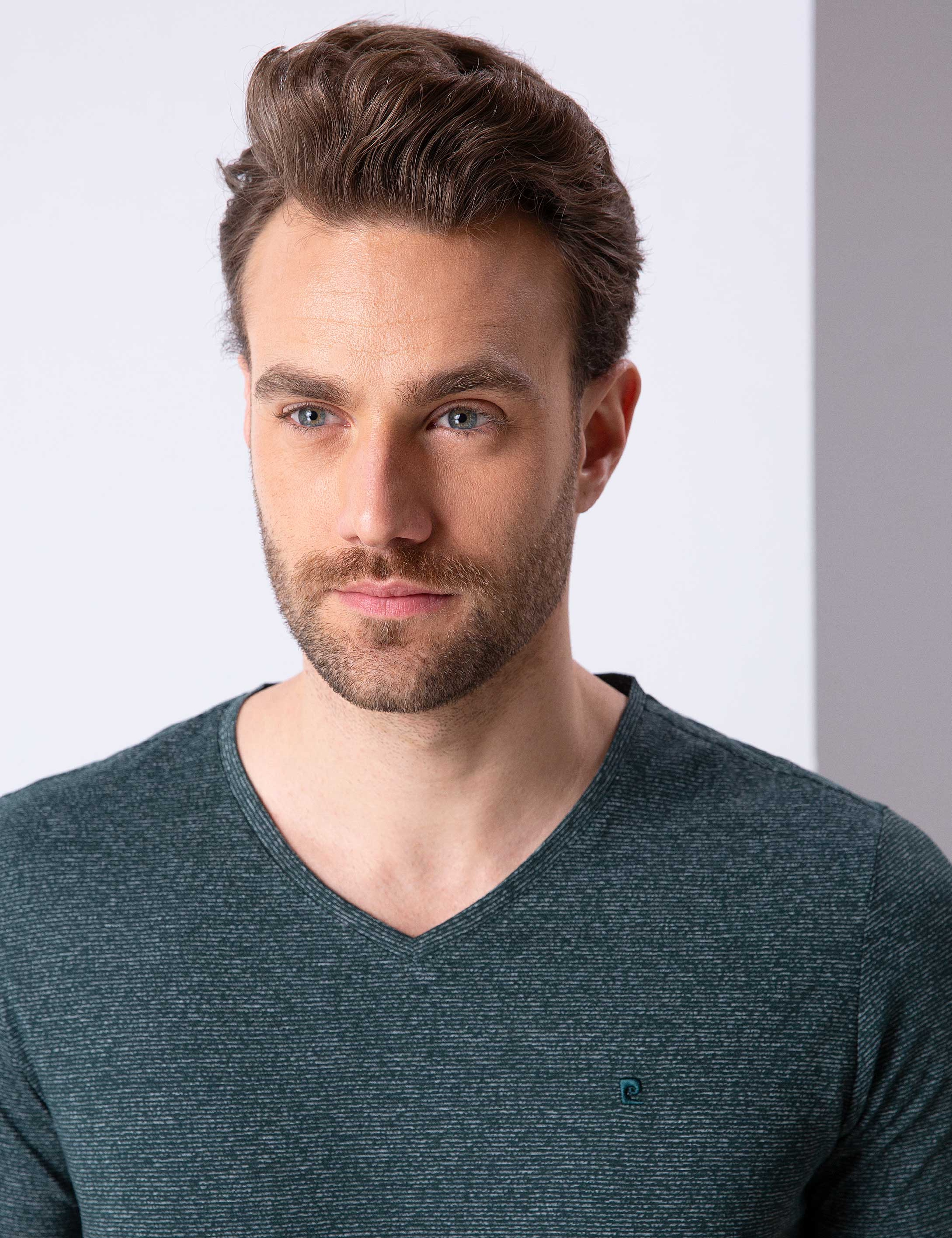 Koyu Yeşil Slim Fit V Yaka T-Shirt - Image 2