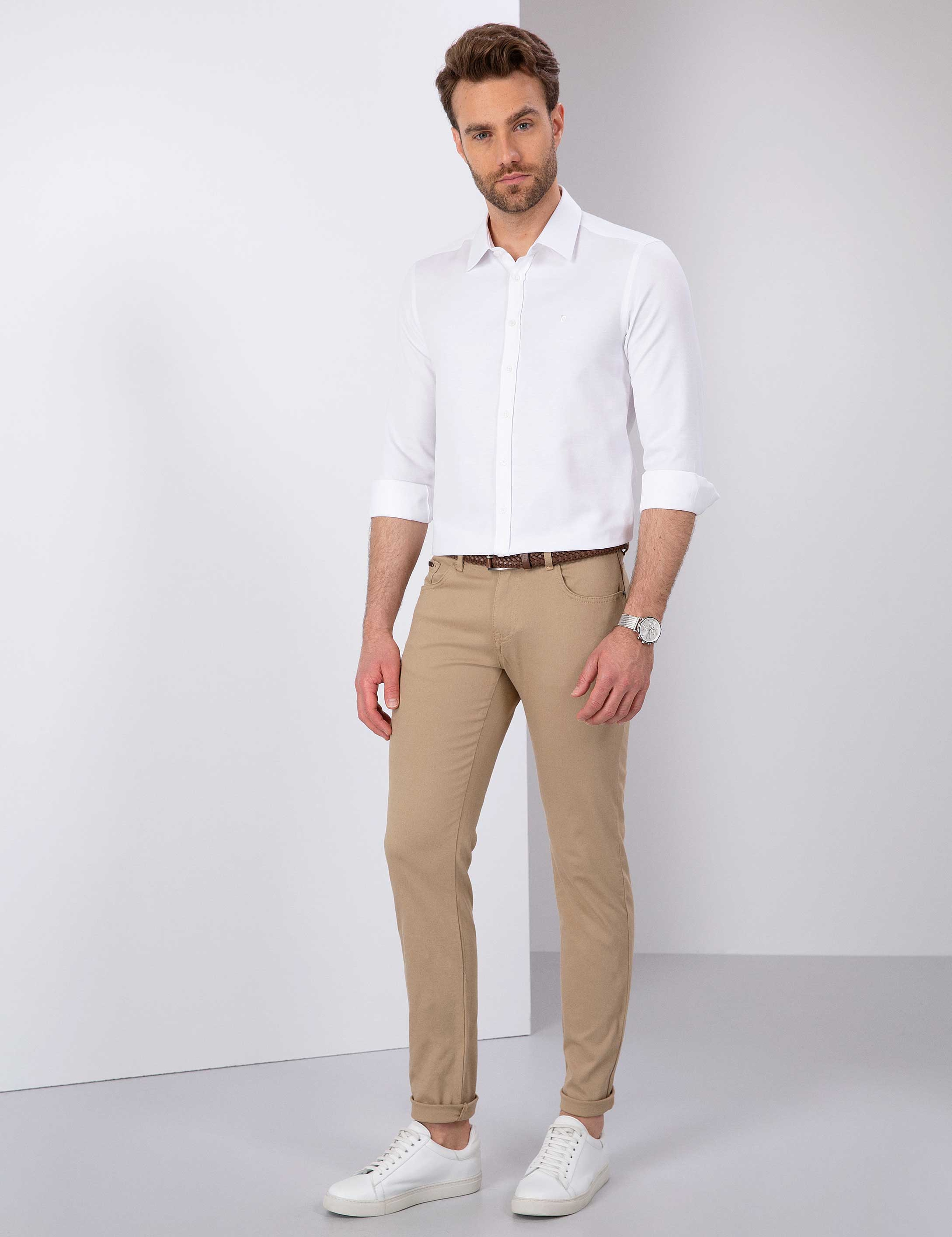 Beyaz Slim Fit Armürlü Gömlek
