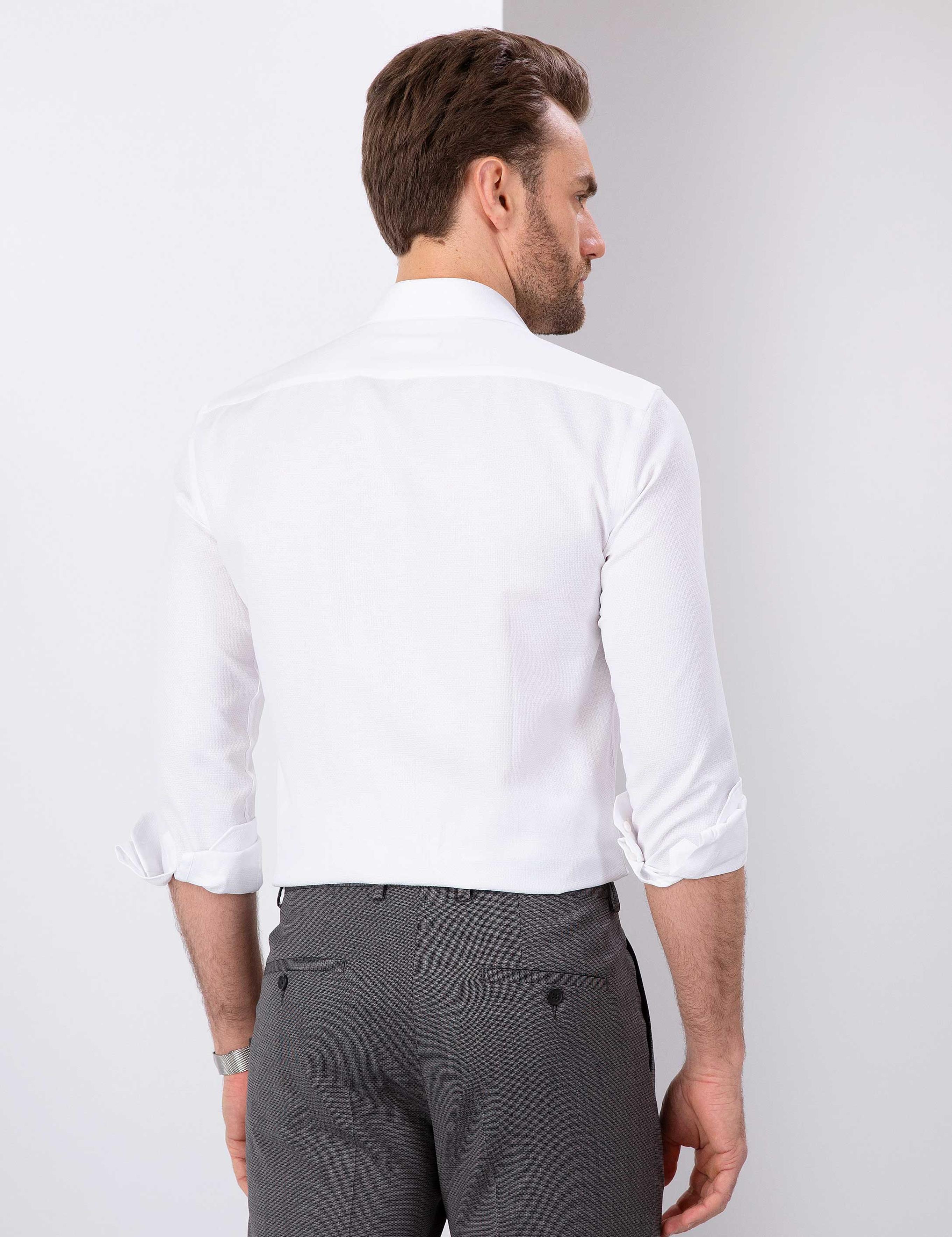 Beyaz Slim Fit Armürlü Gömlek