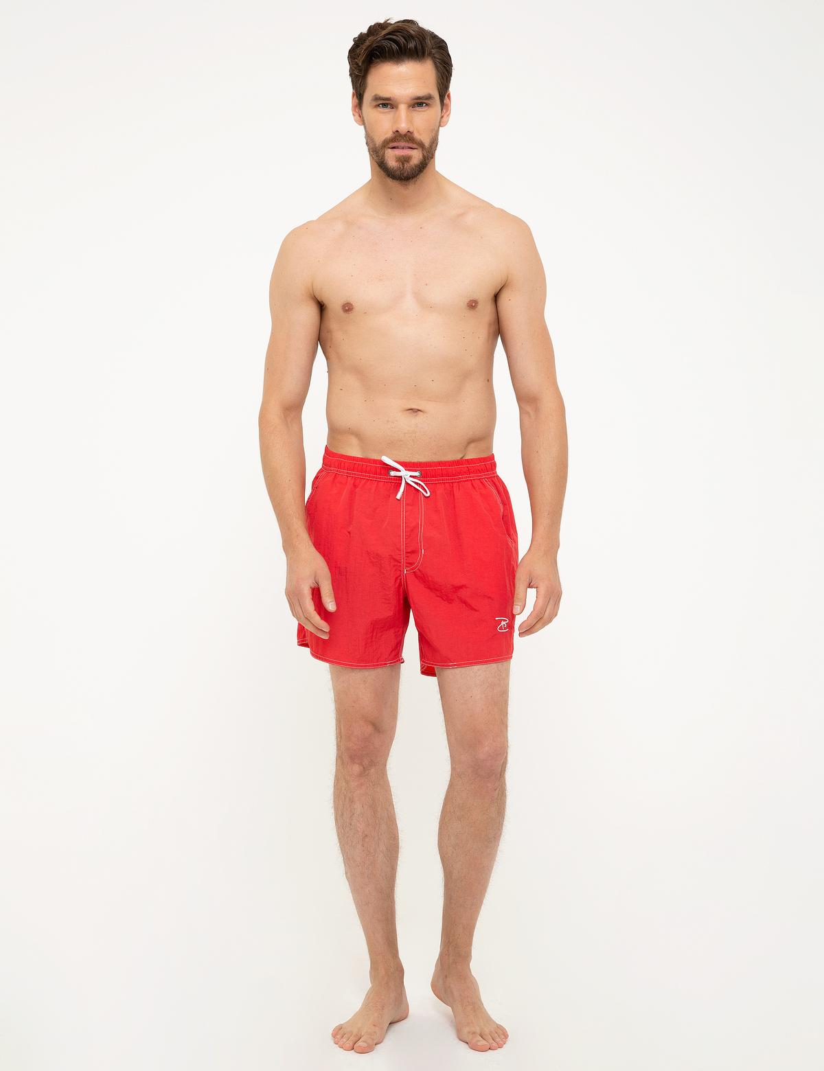 Kırmızı Deniz Şortu