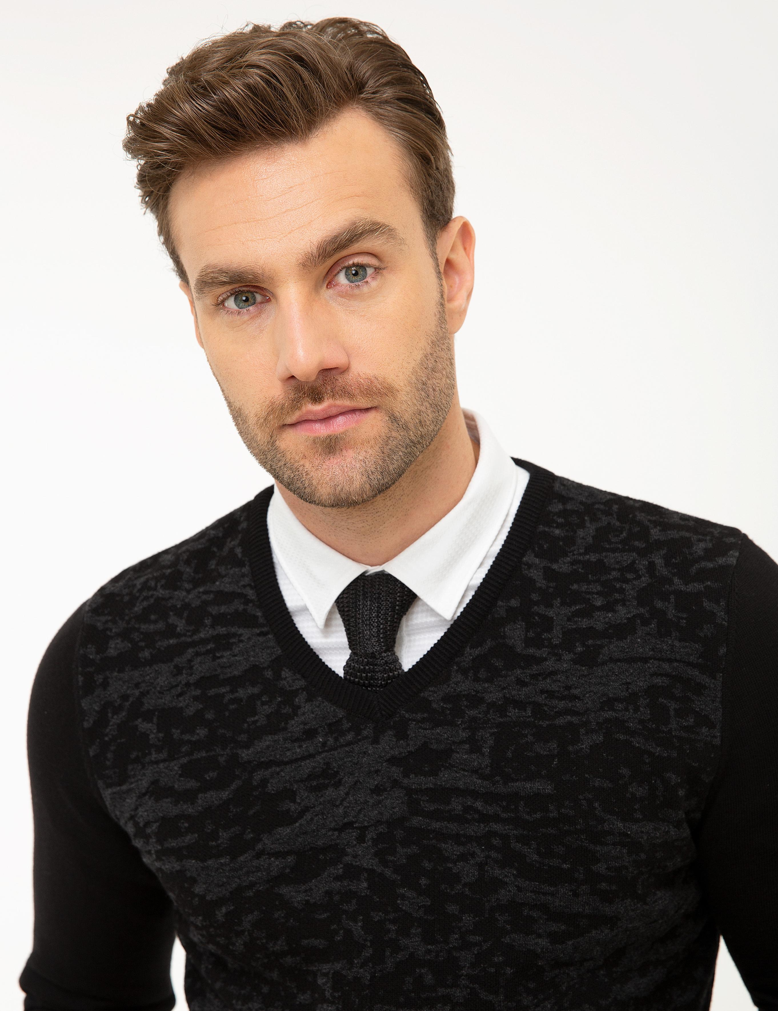 Siyah Slim Fit Kazak