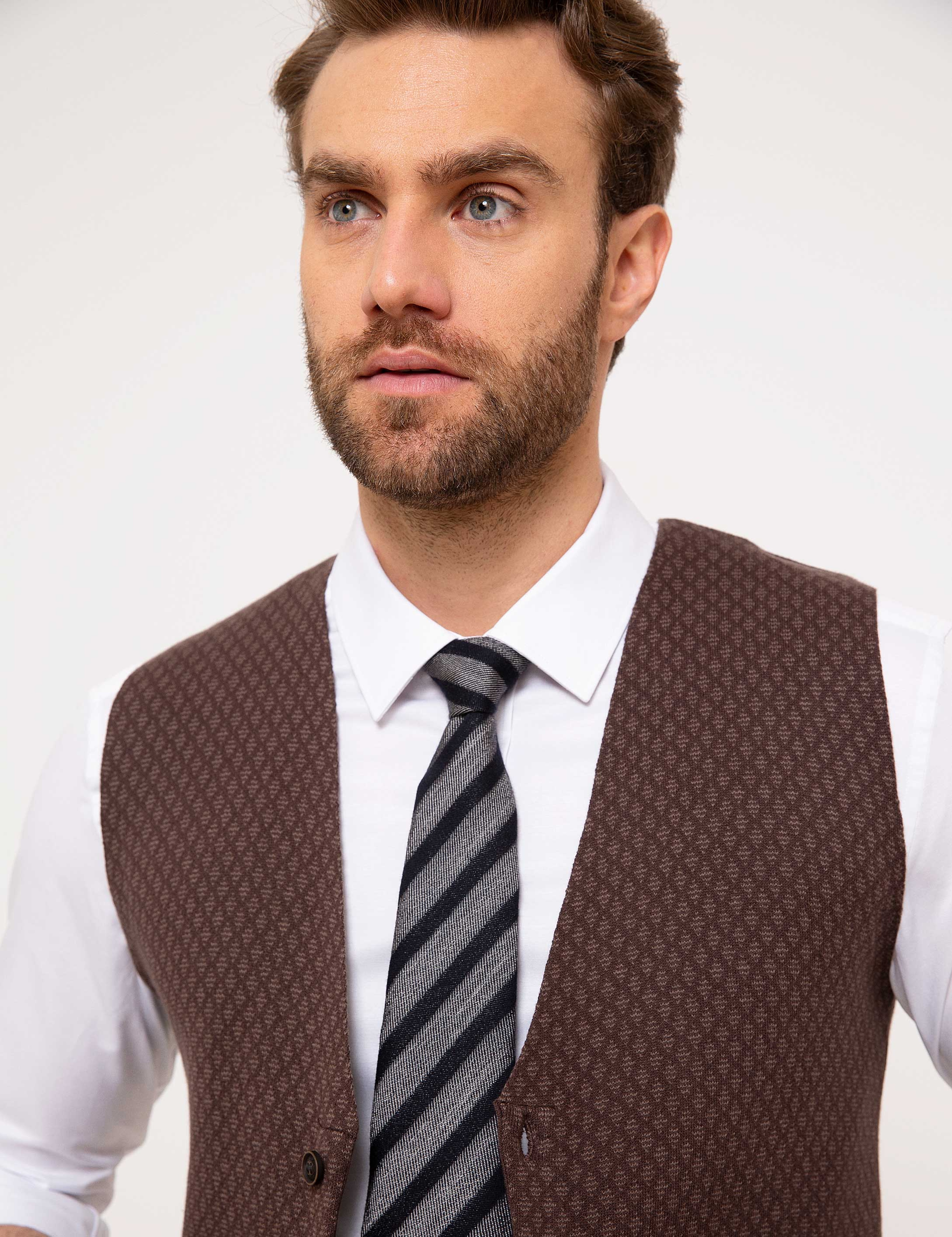 Kahverengi Slim Fit Triko Yelek - Image 2