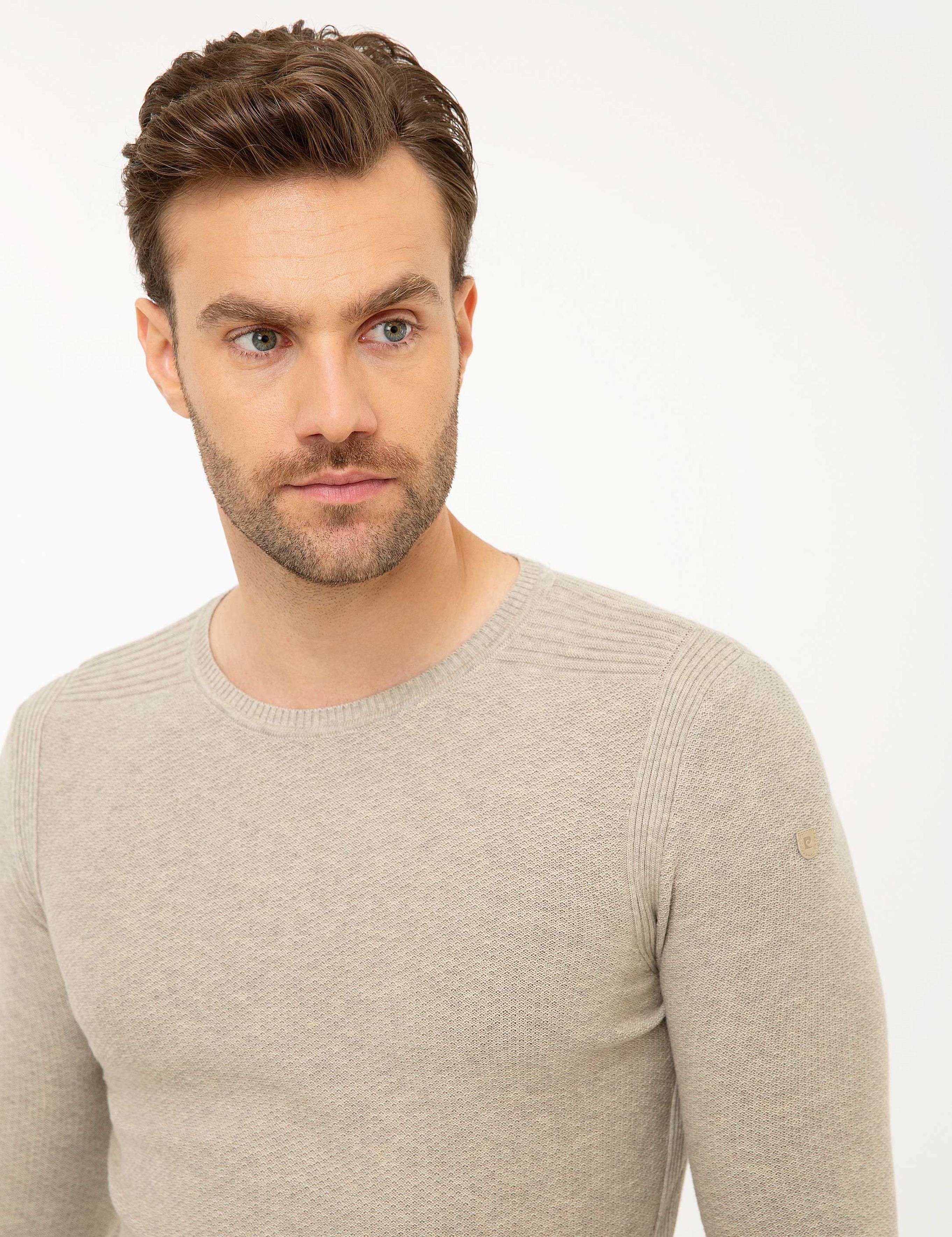 Kum Melanj Slim Fit Kazak