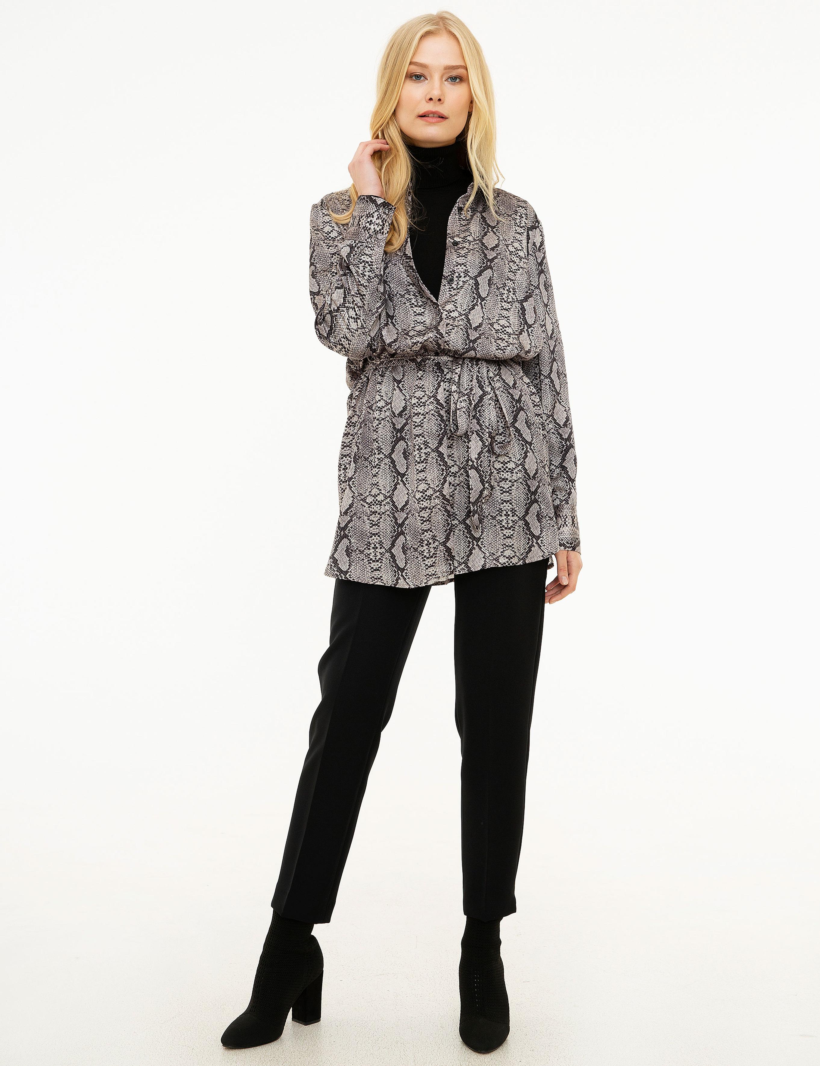 Siyah Desenli Uzun Kollu Gömlek