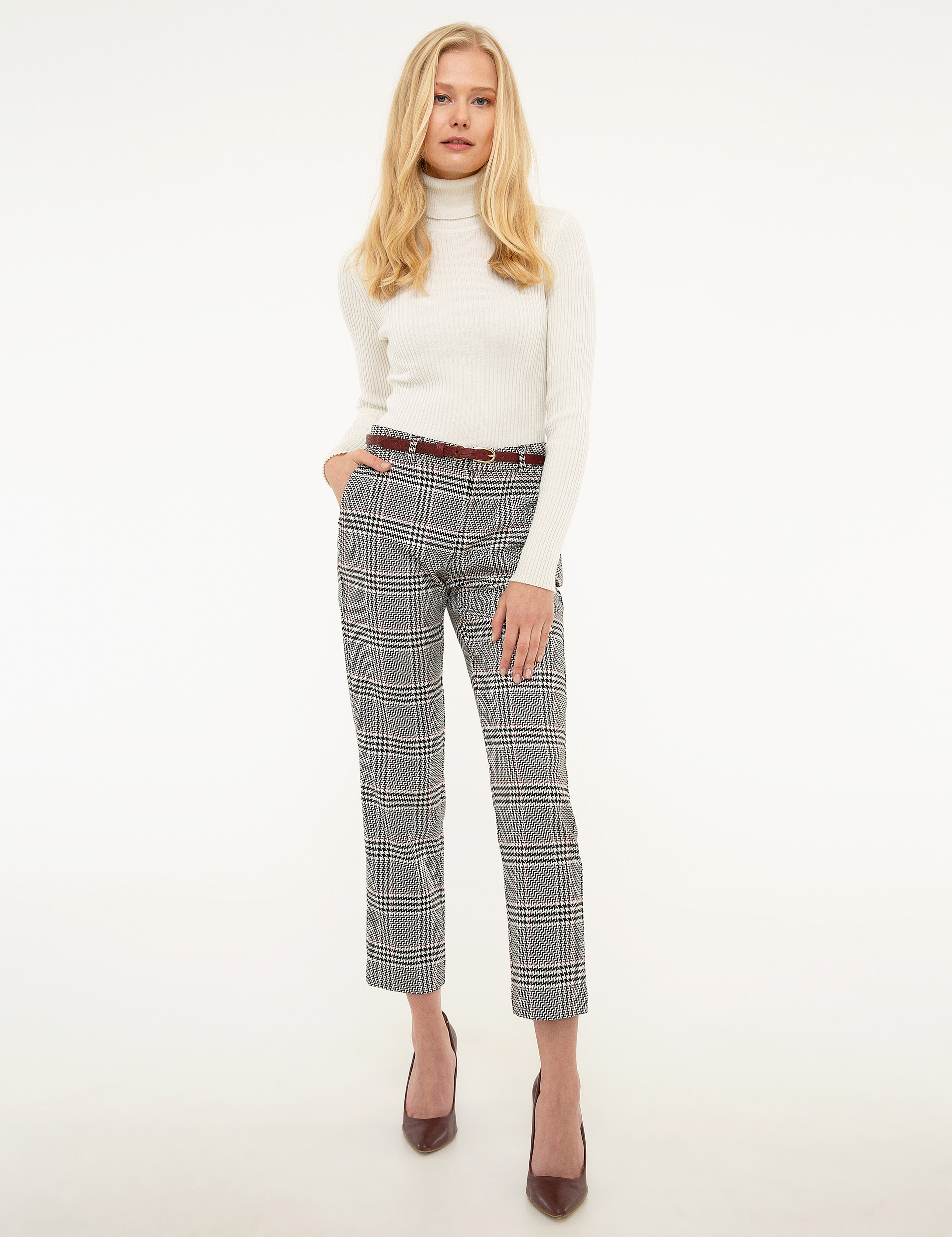 Siyah Slim Fit Kumaş Pantolon - Image 1