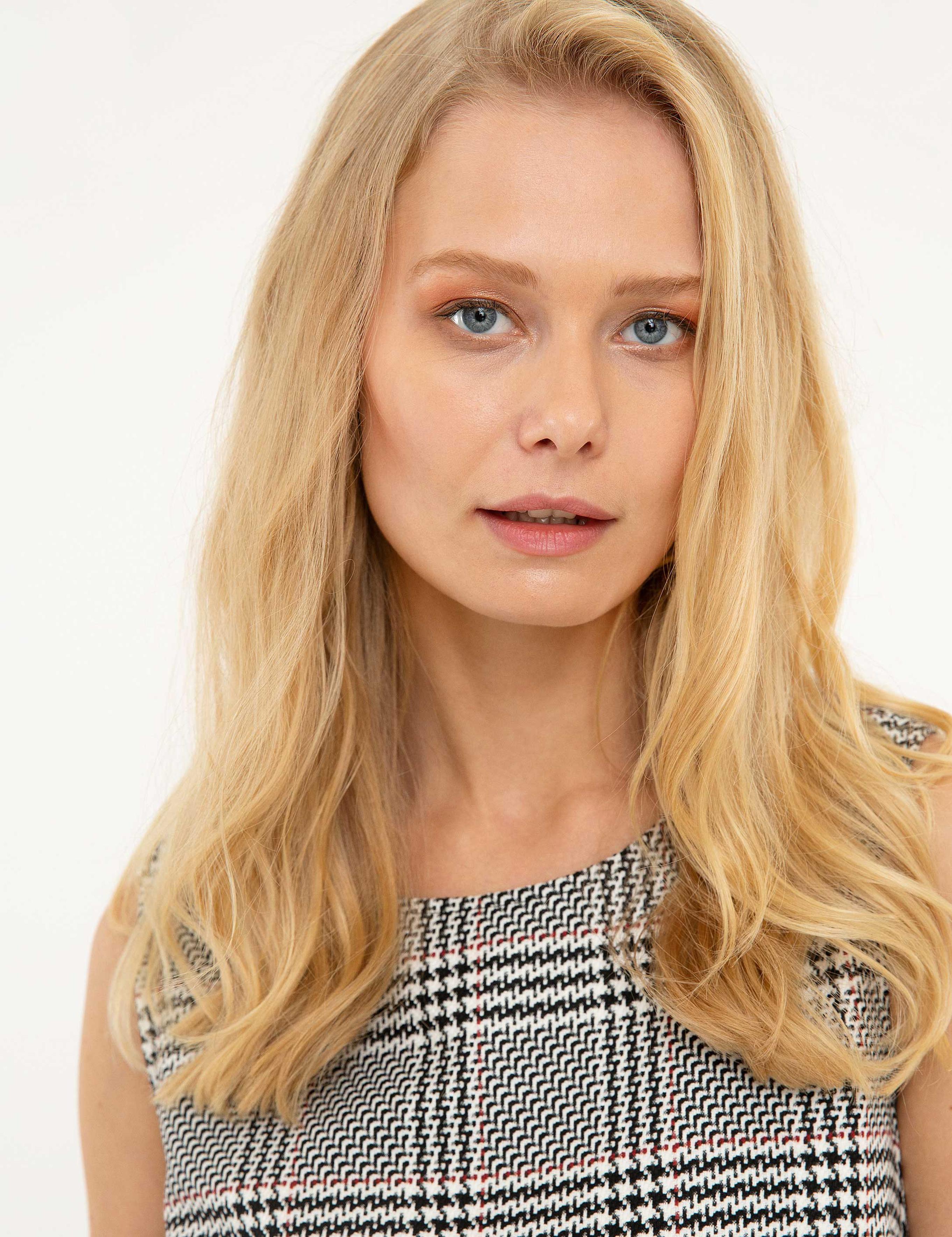 Siyah A Kesim Dokuma Elbise