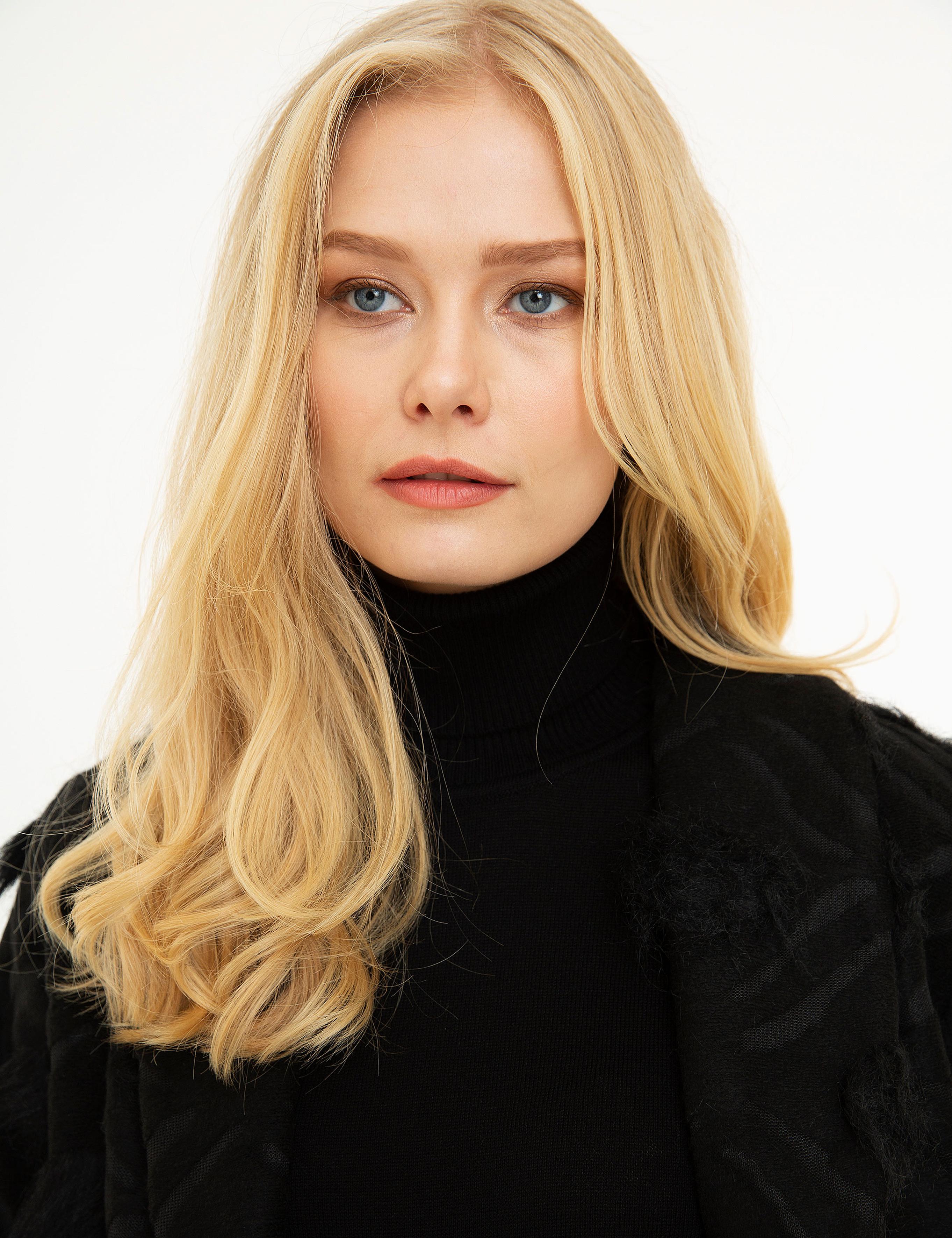 Siyah Standart Fit Kaban