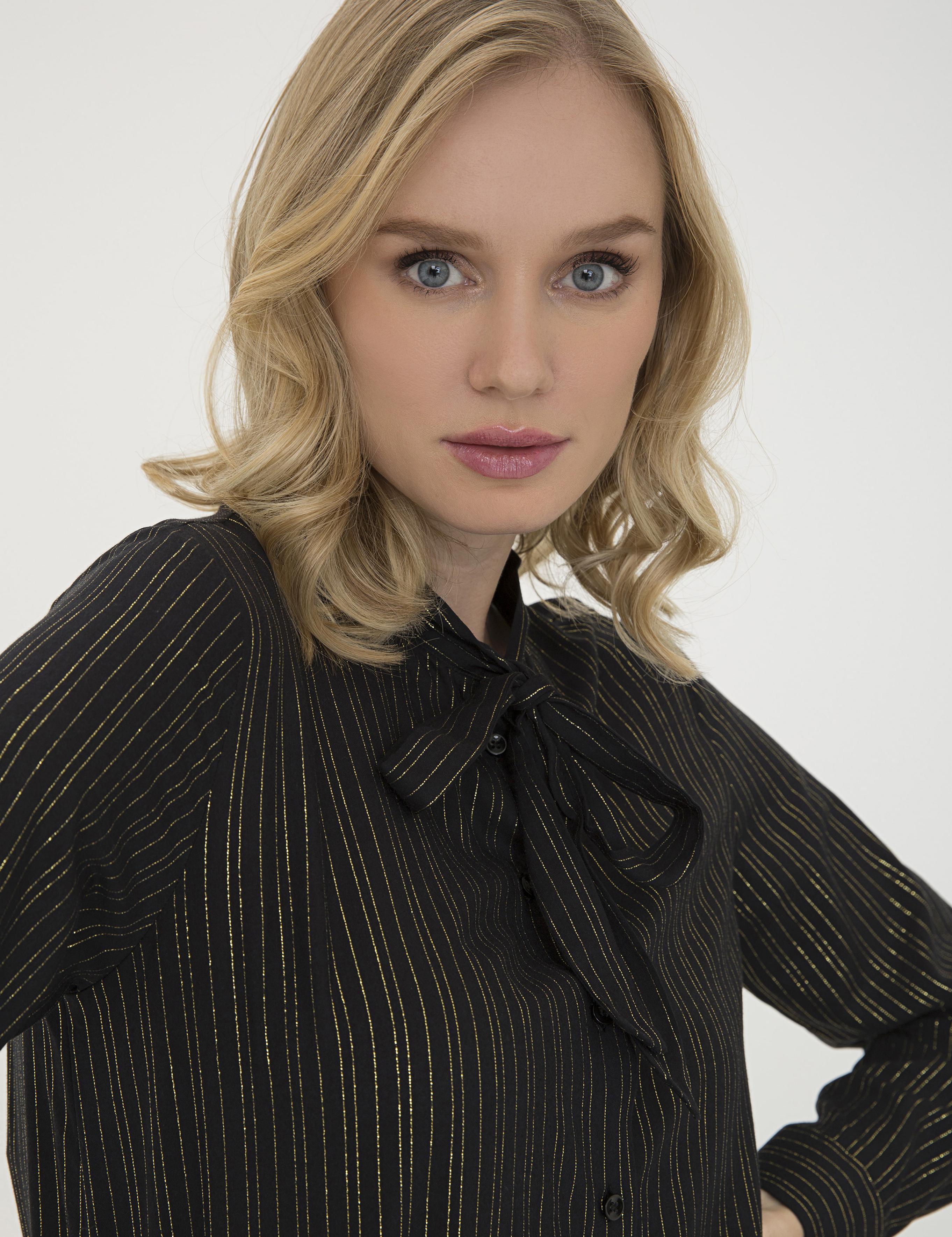 Siyah Regular Fit Uzun Kollu Gömlek