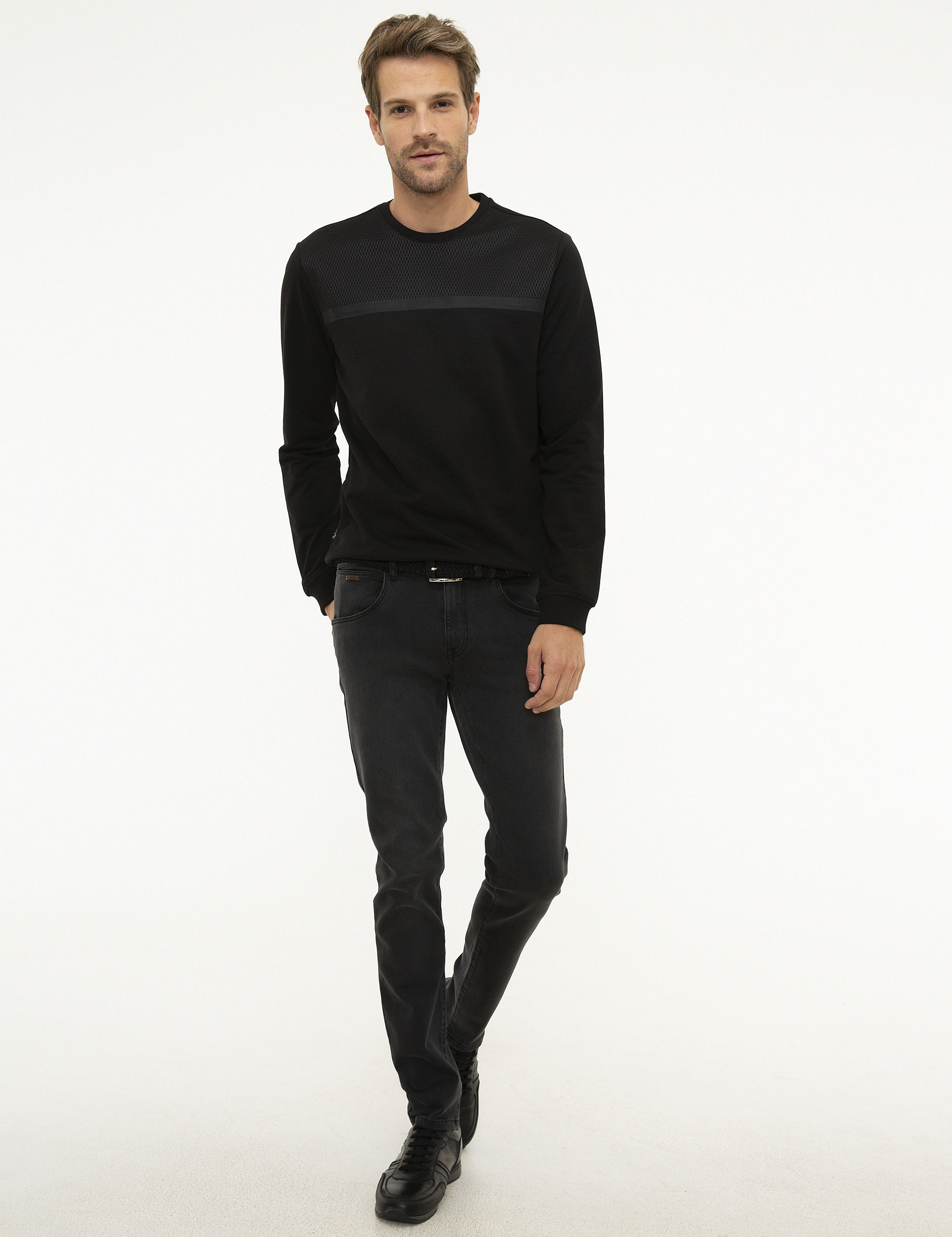 Siyah Standart Fit Bisiklet Yaka Sweatshirt