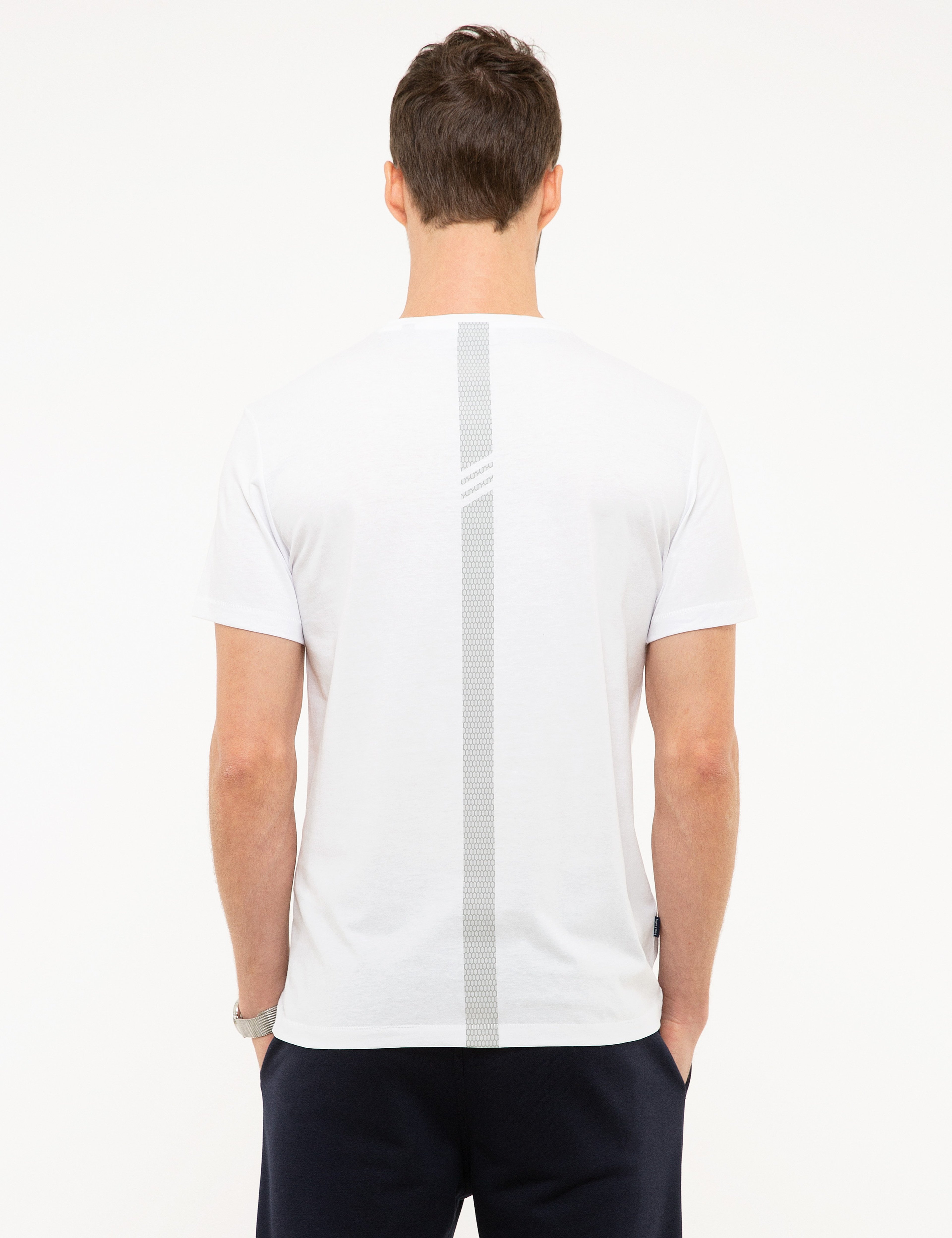 Beyaz Slim Fit Bisiklet Yaka Basic Tişört - Image 3