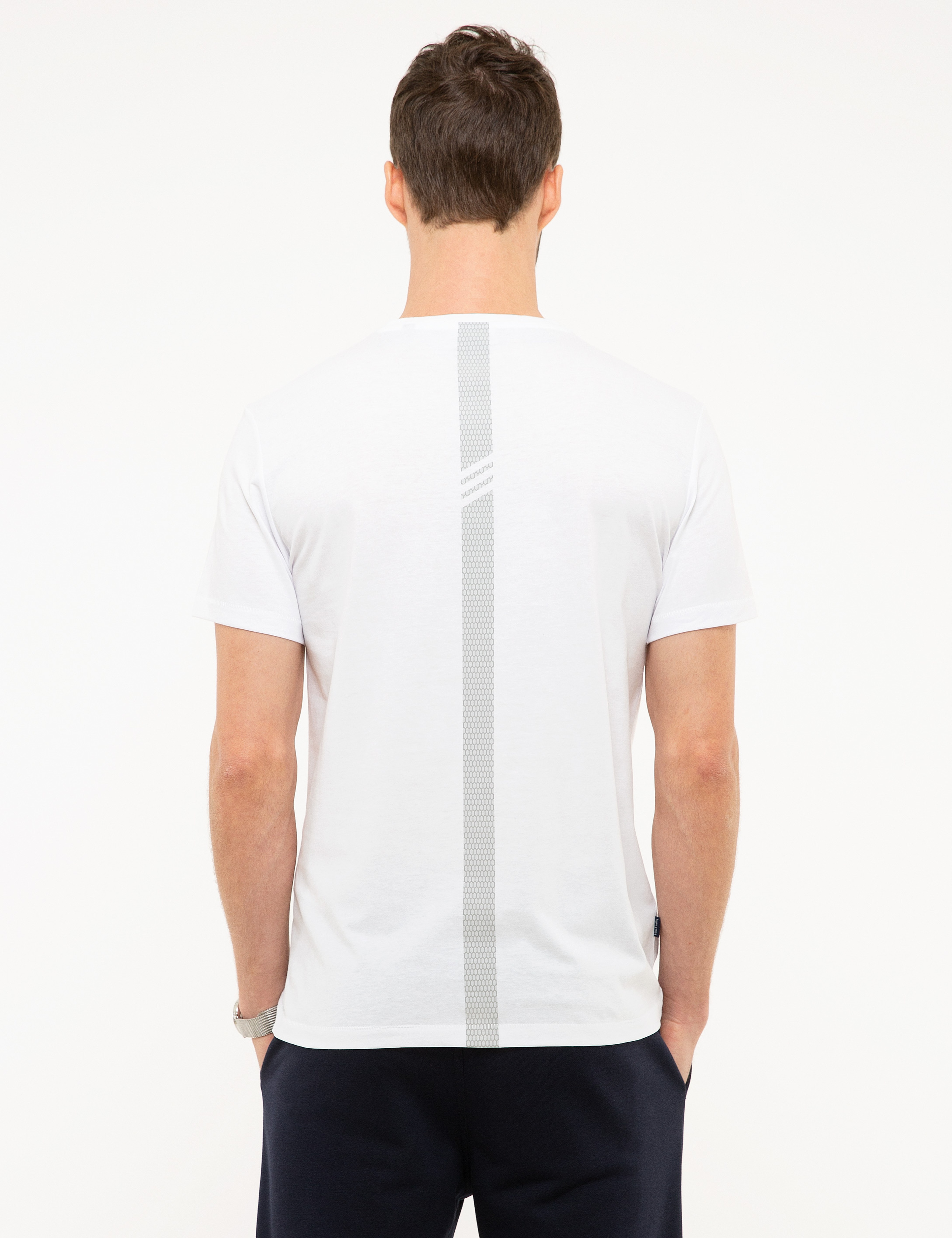 Beyaz Slim Fit Bisiklet Yaka Basic Tişört