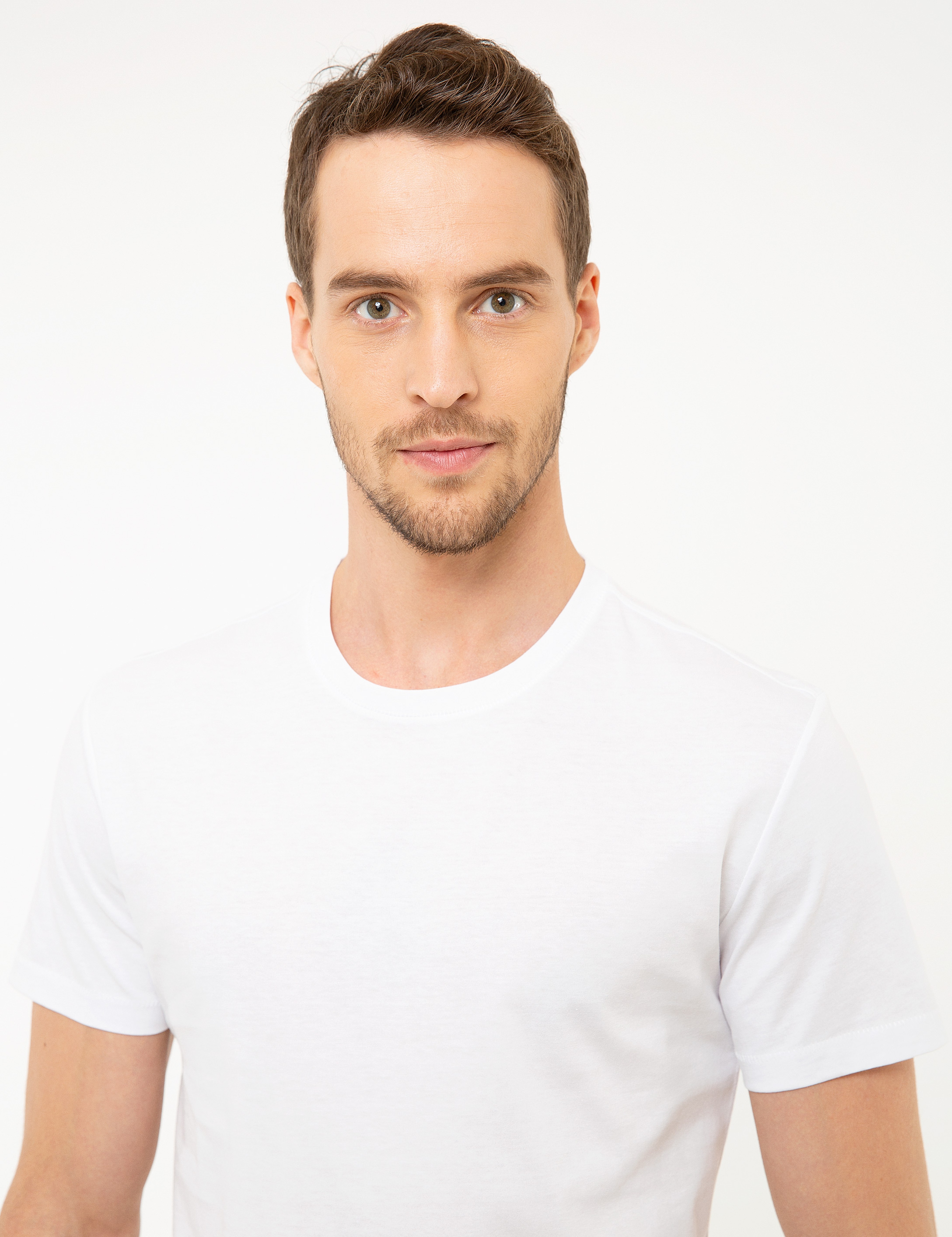 Beyaz Slim Fit Bisiklet Yaka Basic Tişört - Image 1